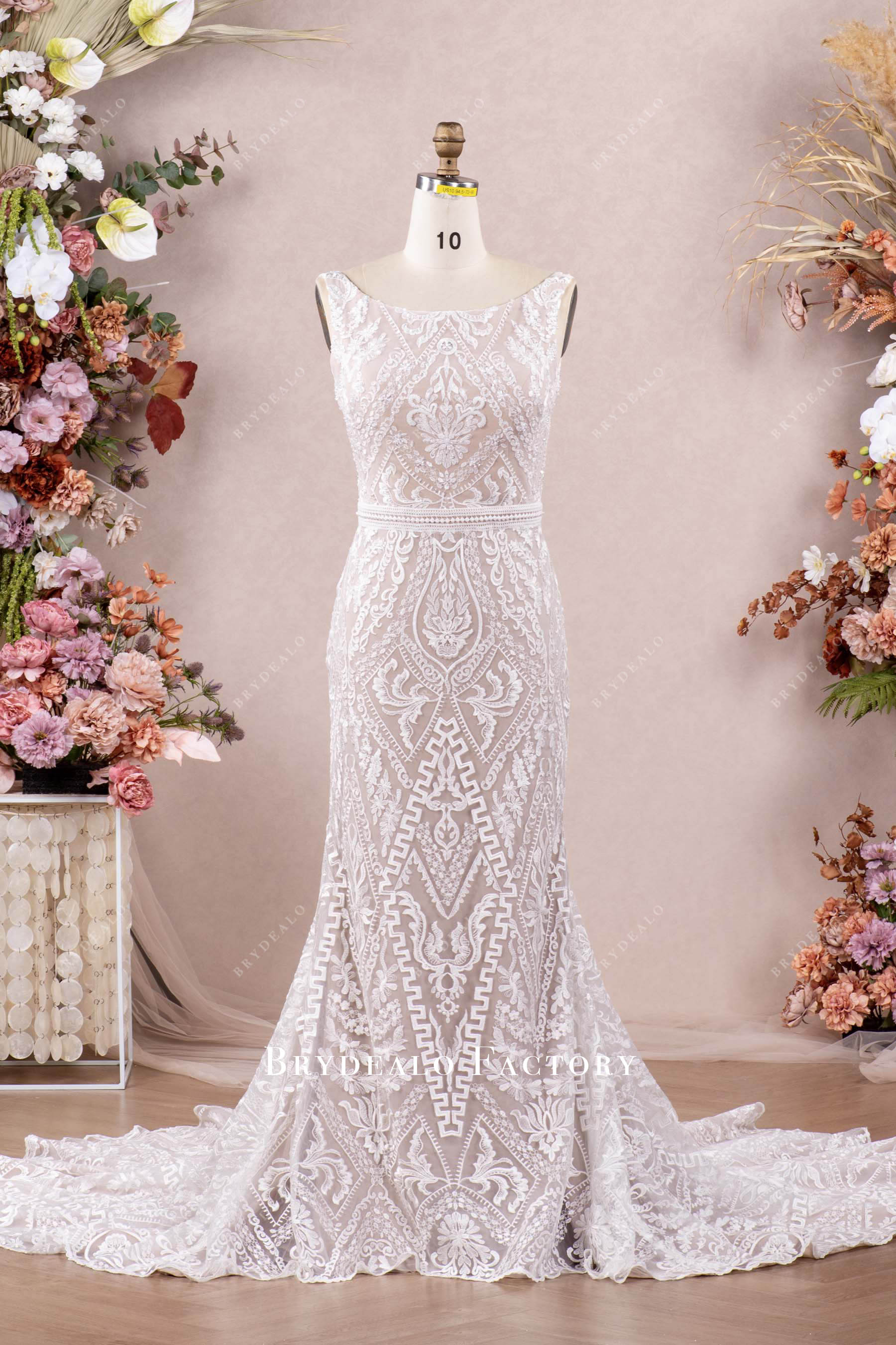 sleeveless mermaid lace wedding dress