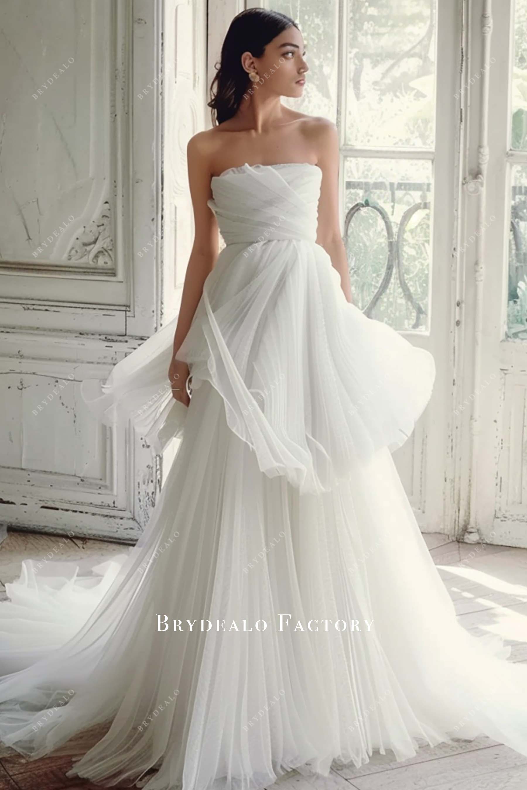 Pleated Tulle Strapless Long Train Classic Wedding Gown