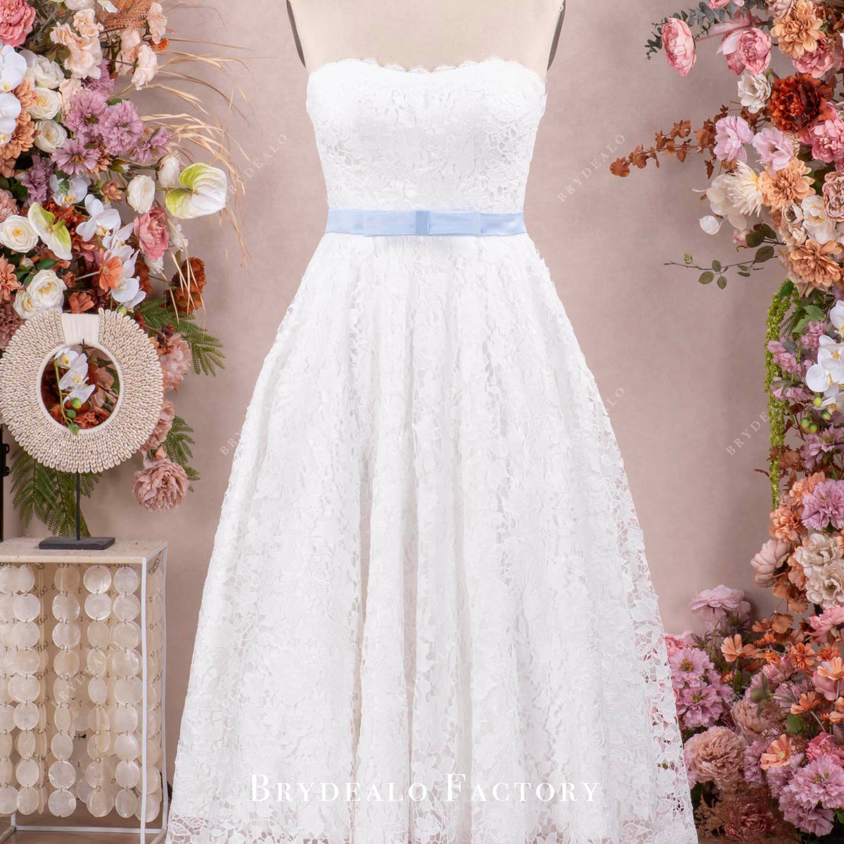 Lace Strapless Scalloped Hem Short Vintage Wedding Dress