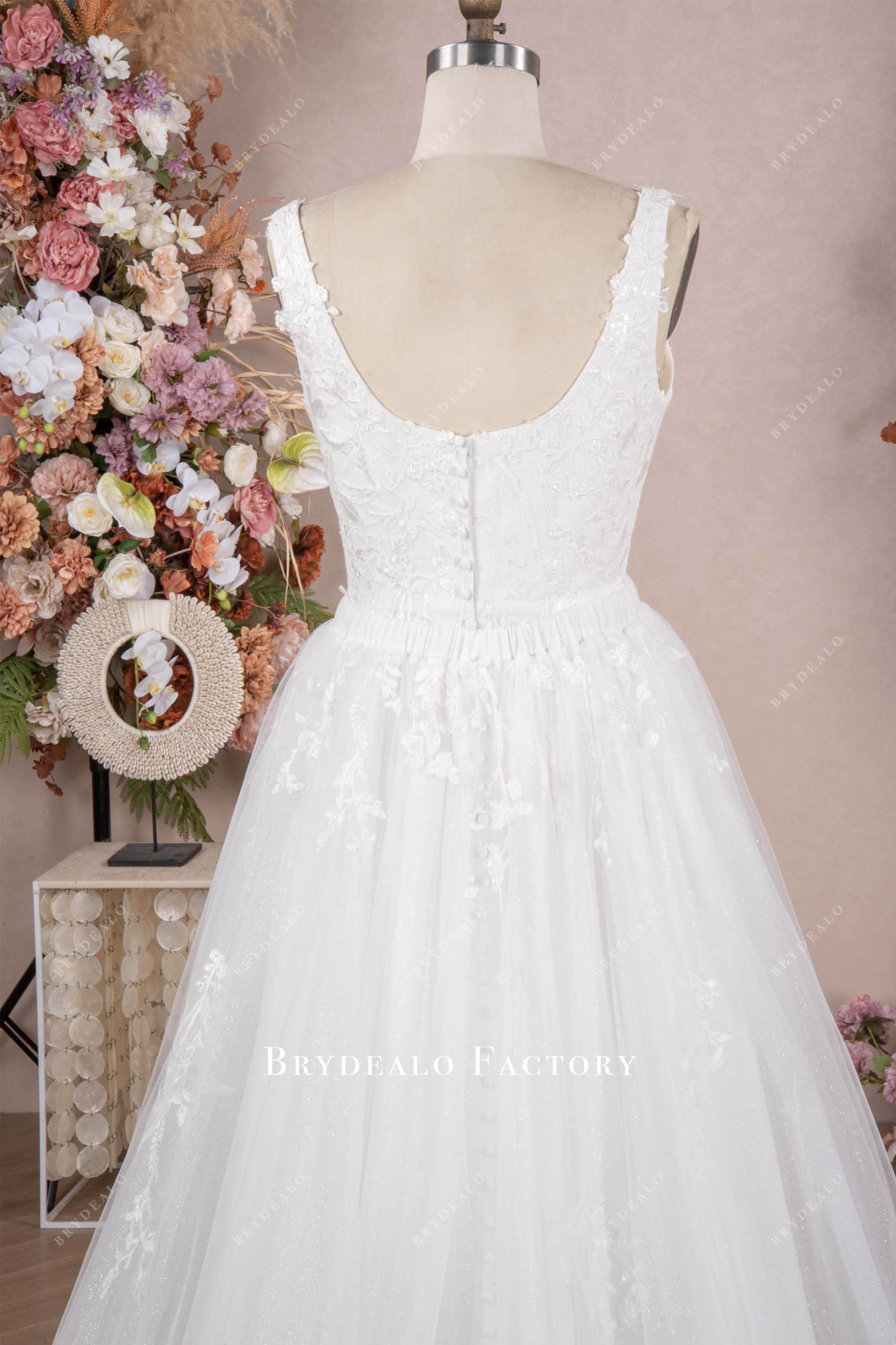 straps U buttoned back wedding dress