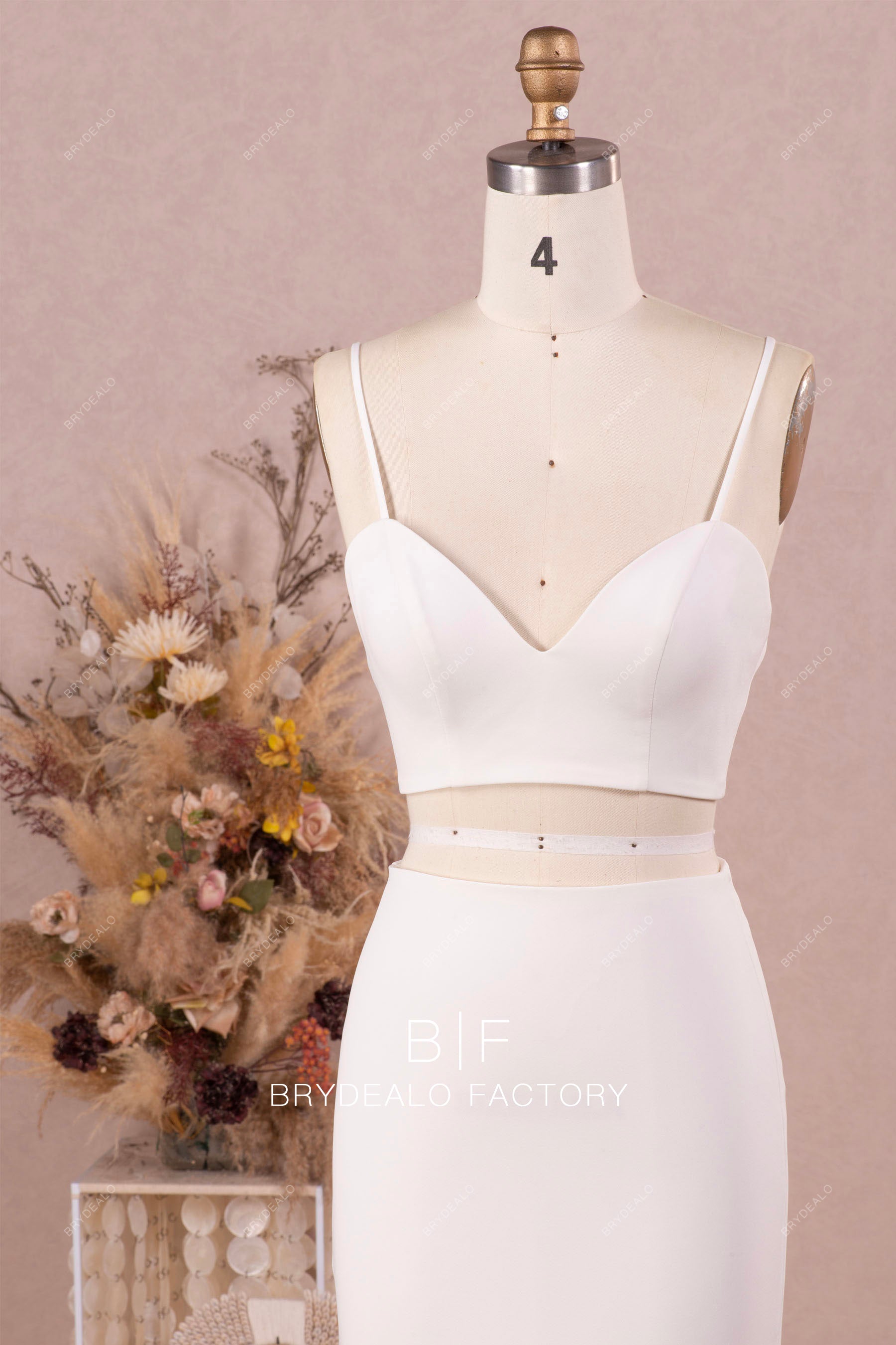 thin straps V-neck wedding dress