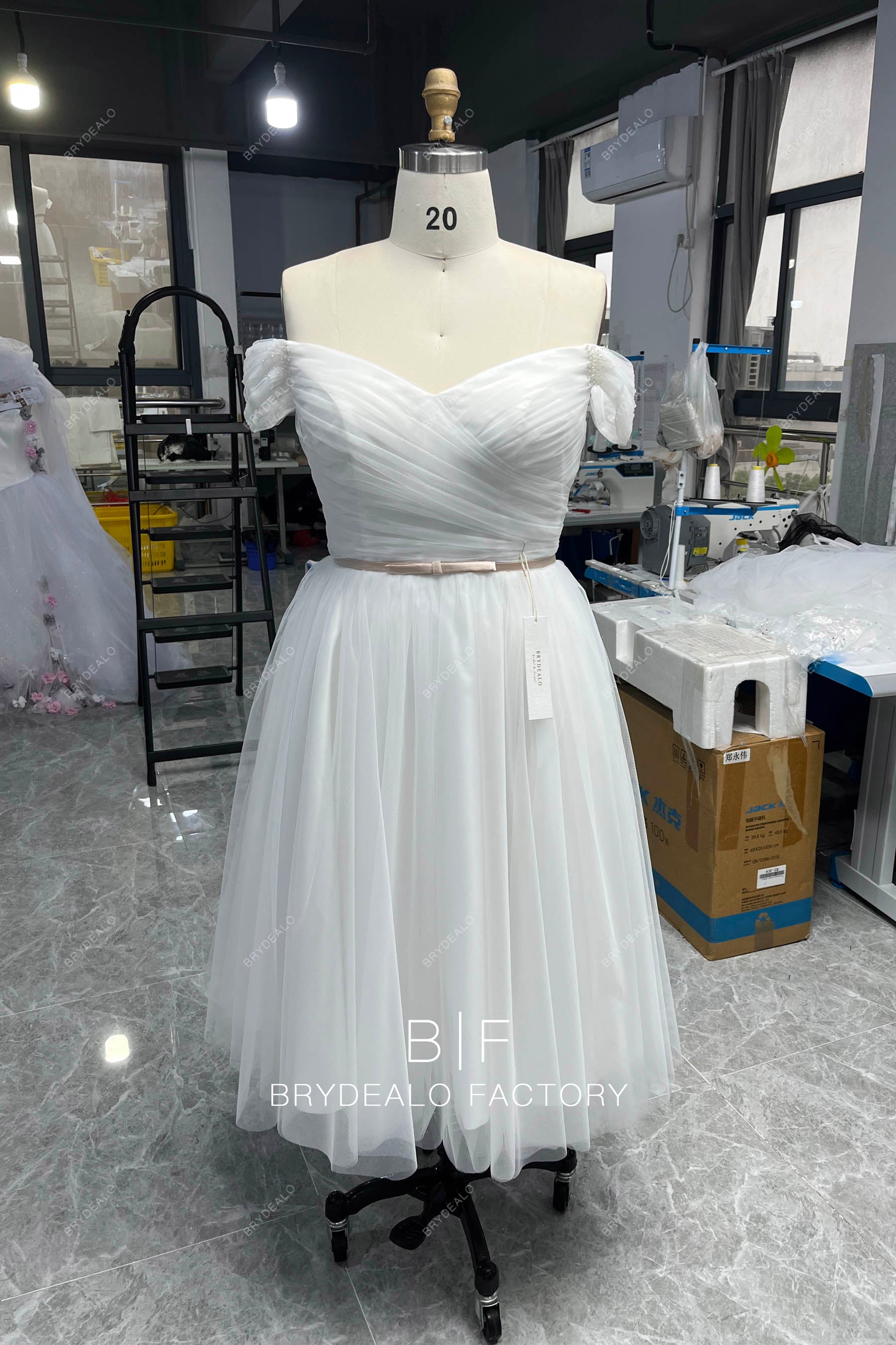 wholesale off shoulder pleated tulle wedding dress