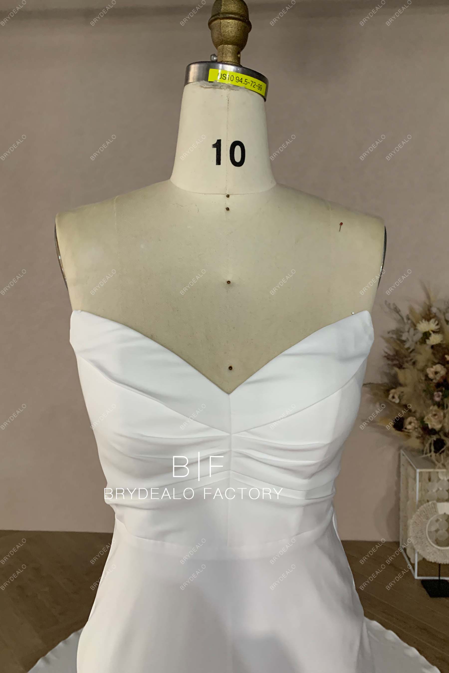 pleated V-cut wedding dress