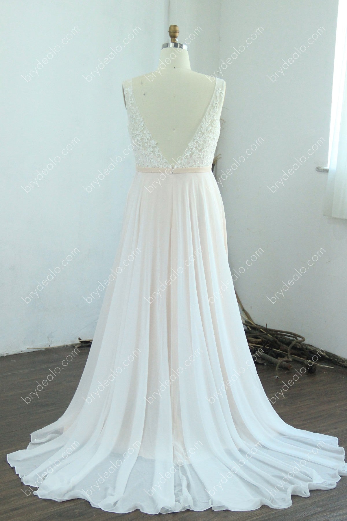 A-line V-neck sleeveless bridal dress