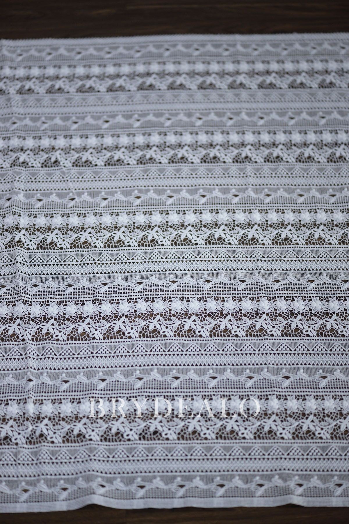 Delicate Patterned Bridal Crochet Lace Fabric for Wholesale