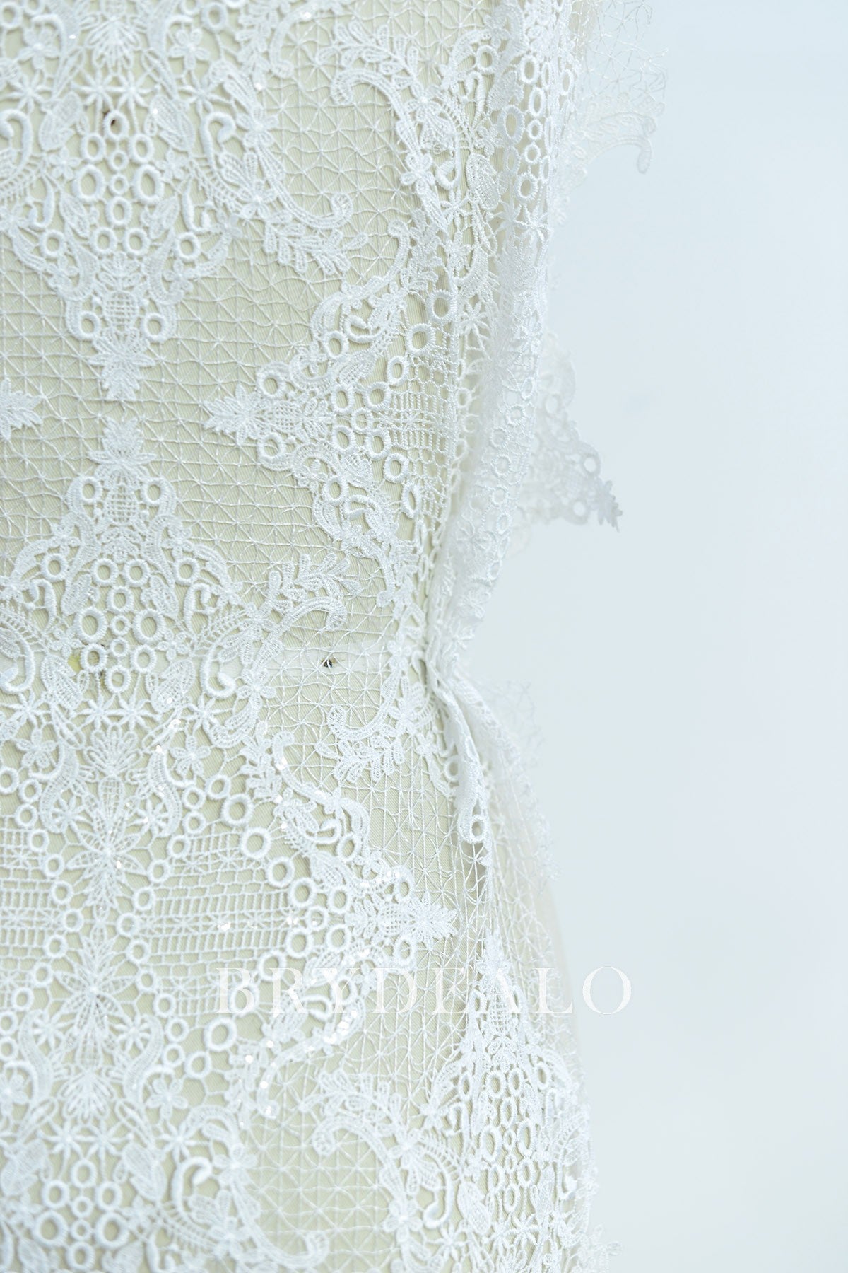 High-end Shimmery Baroque Crochet Lace