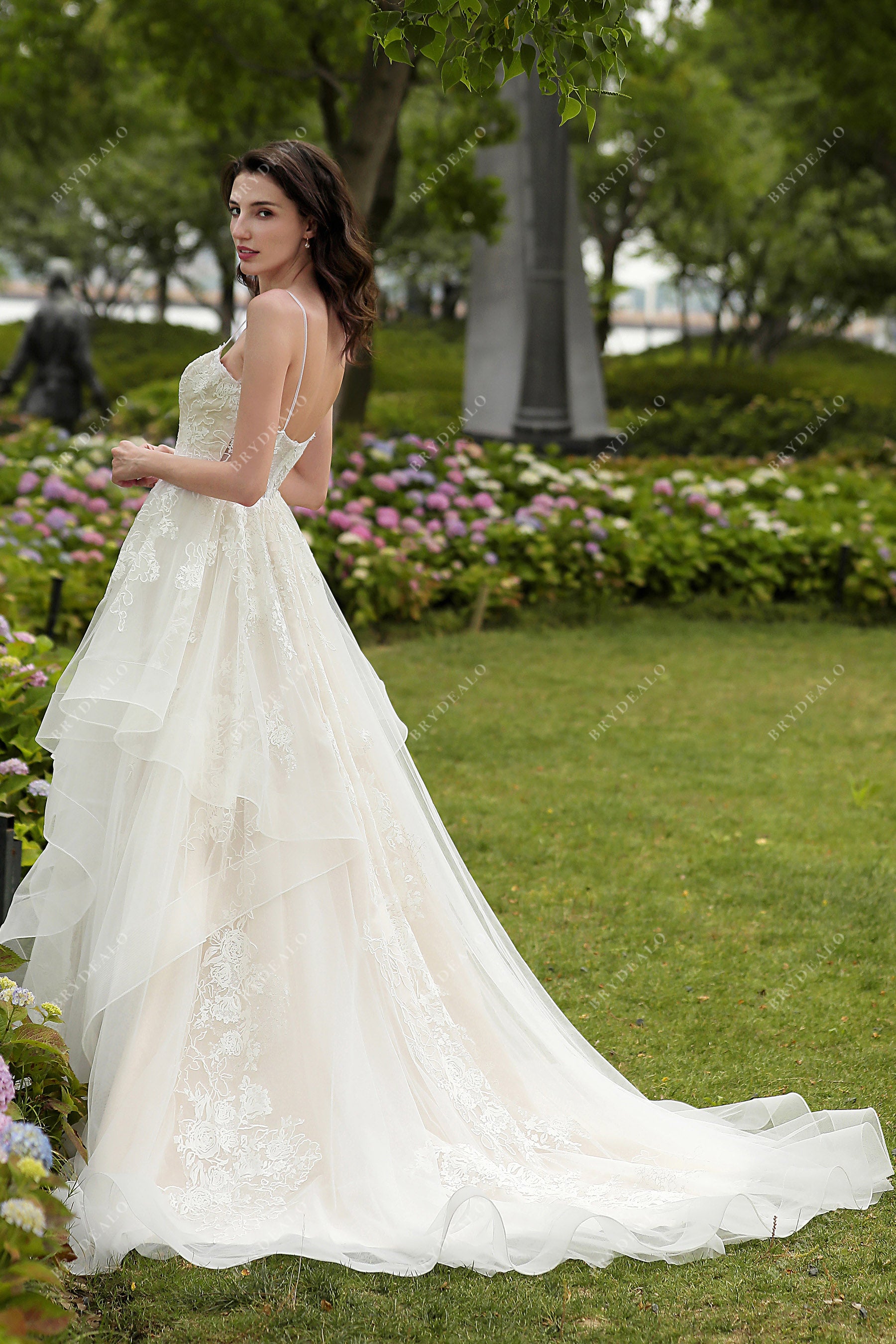 Romantic Lace Tulle Flounce A-line Wedding Dress for Wholesale