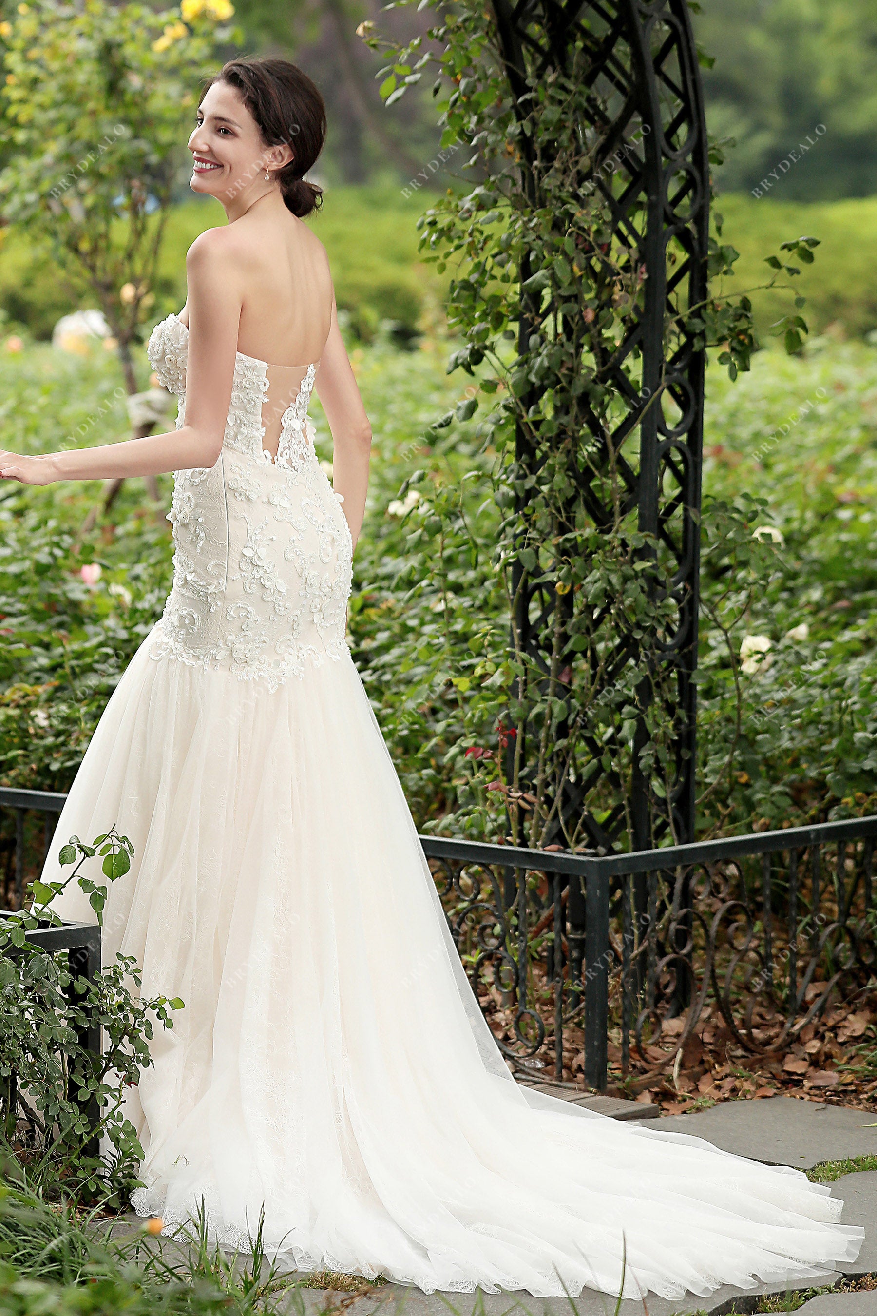Trumpet Luxurious Strapless Beaded Flower Wedding Dress