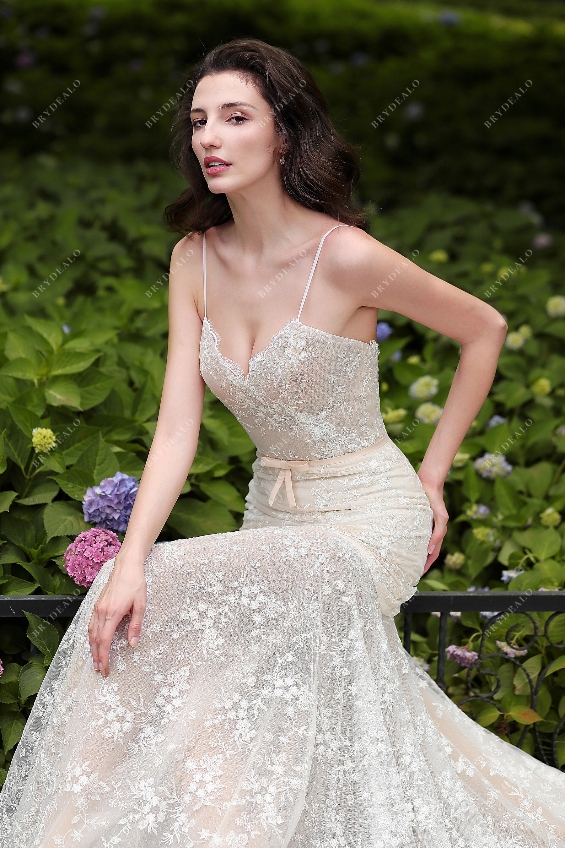 Spaghetti Straps Sweetheart Neck Lace Wedding Gown