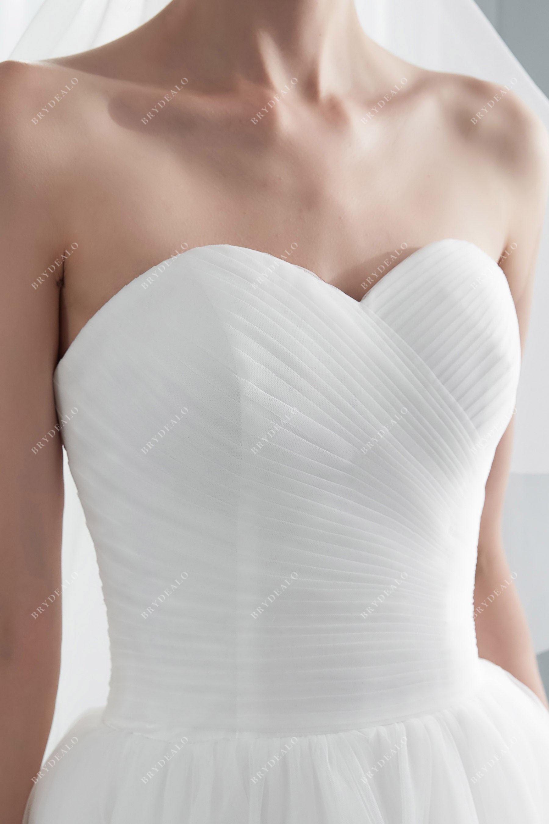 Wholesale Strapless Sweetheart Bridal Gown
