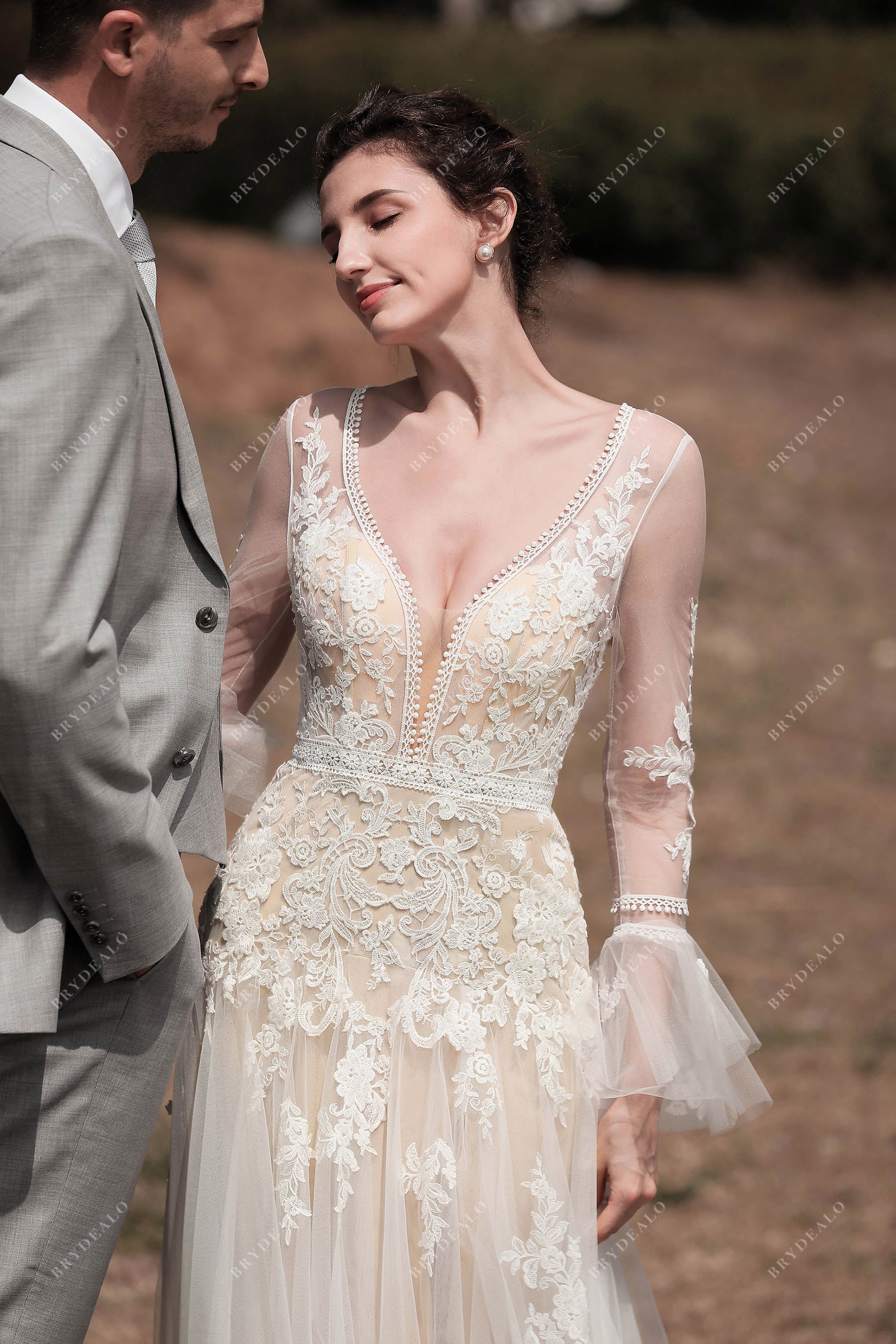 Wholesale Romantic Bell Sleeve Boho Lace Wedding Dress