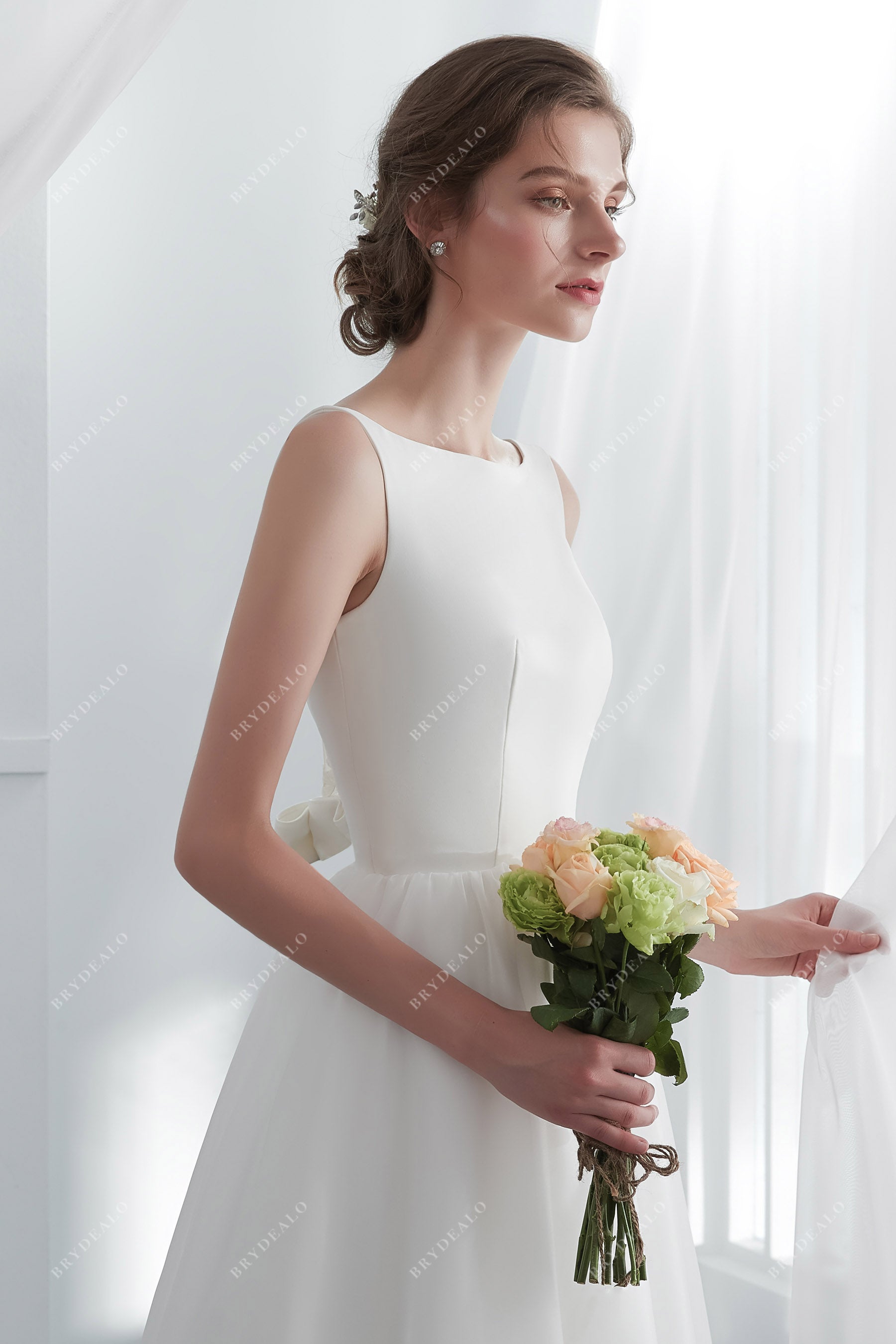 Private Label Sleeveless Crepe Bridal Gown