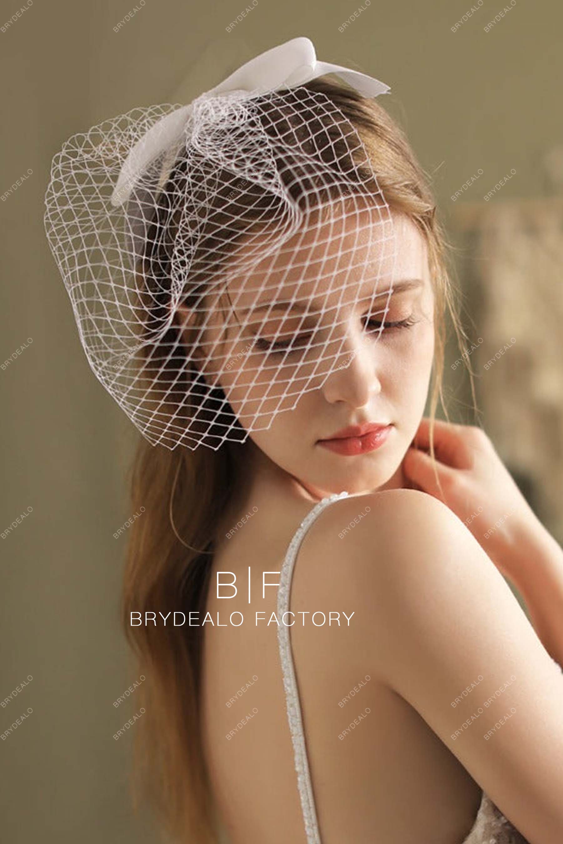https://brydealofactory.com/cdn/shop/products/Short-Classic-Wedding-Veil.jpg?v=1668577325&width=1800