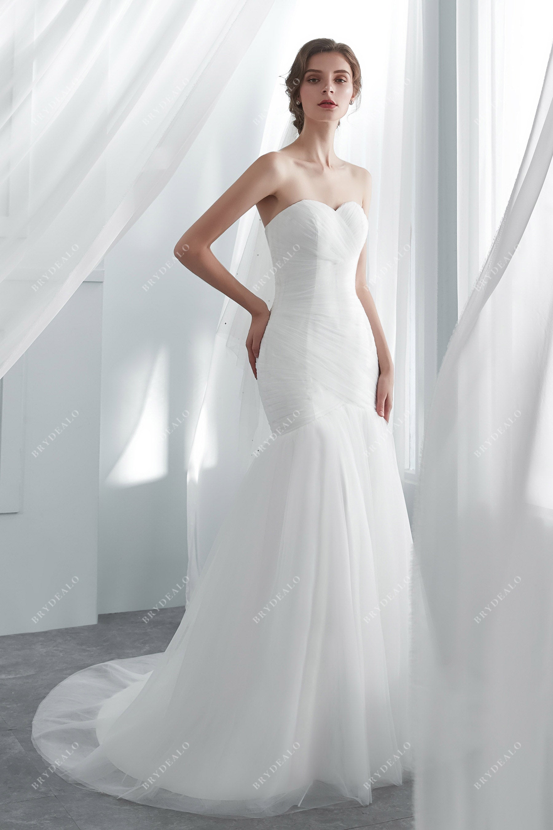 Best Figure-flattering Pleated Trumpet Wedding Gown