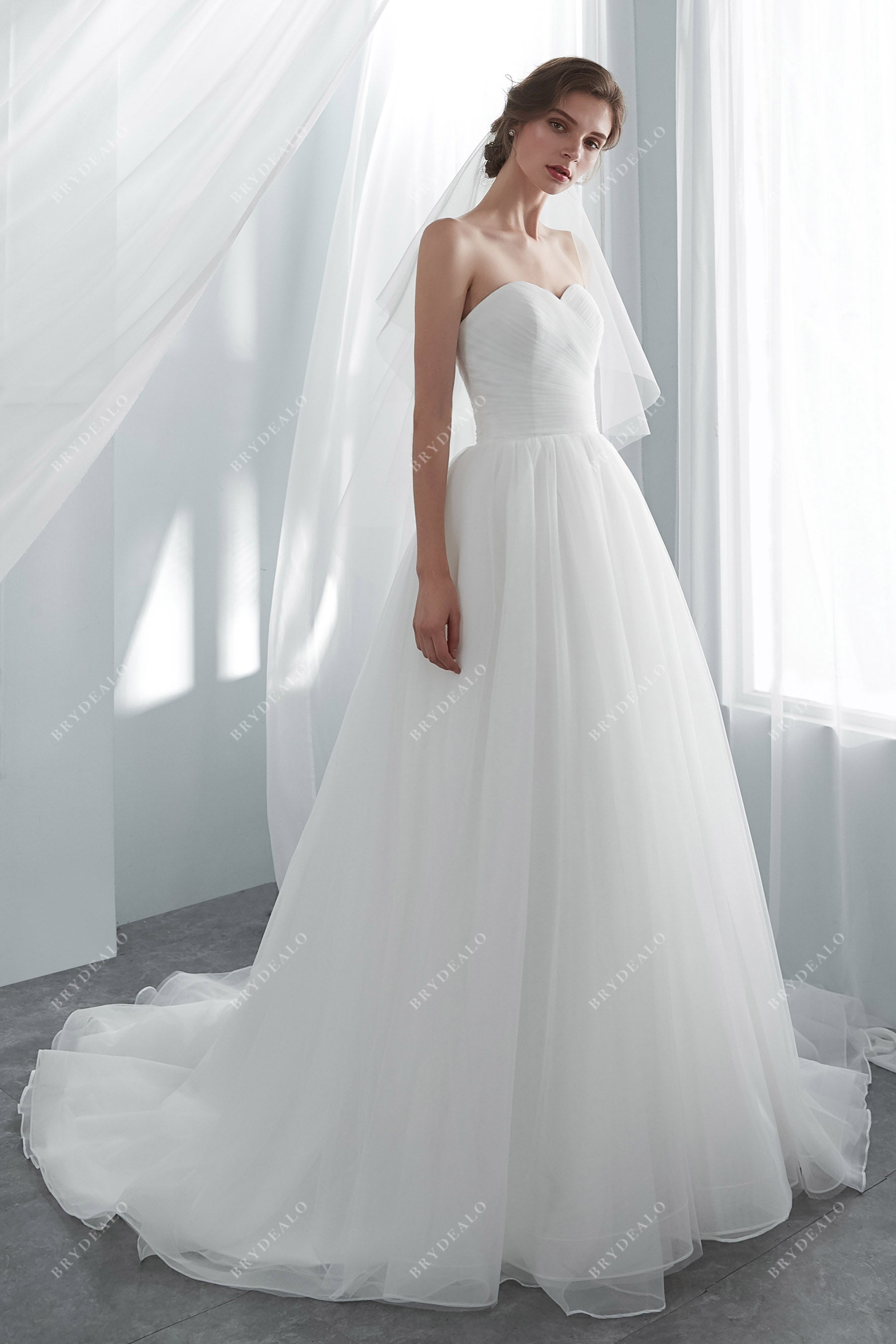 Simple Strapless Sweetheart Bridal Gown