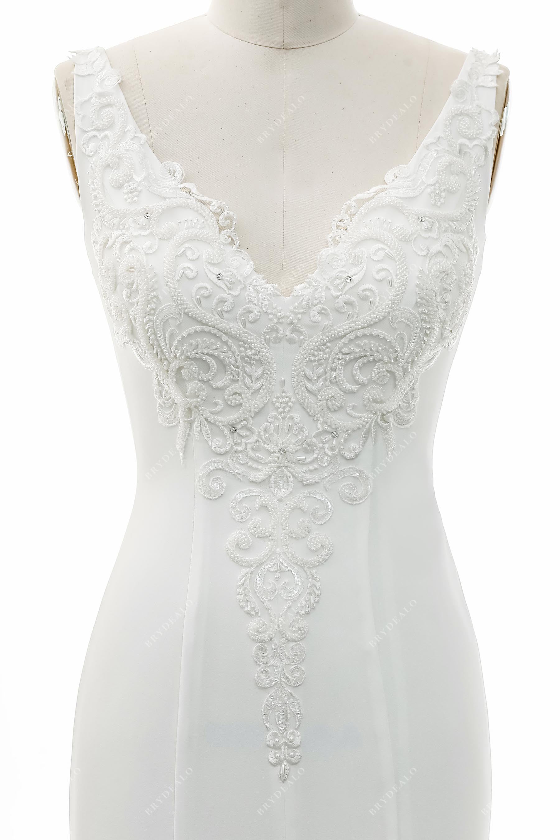 beaded lace V-neck sleeveless wedding gown