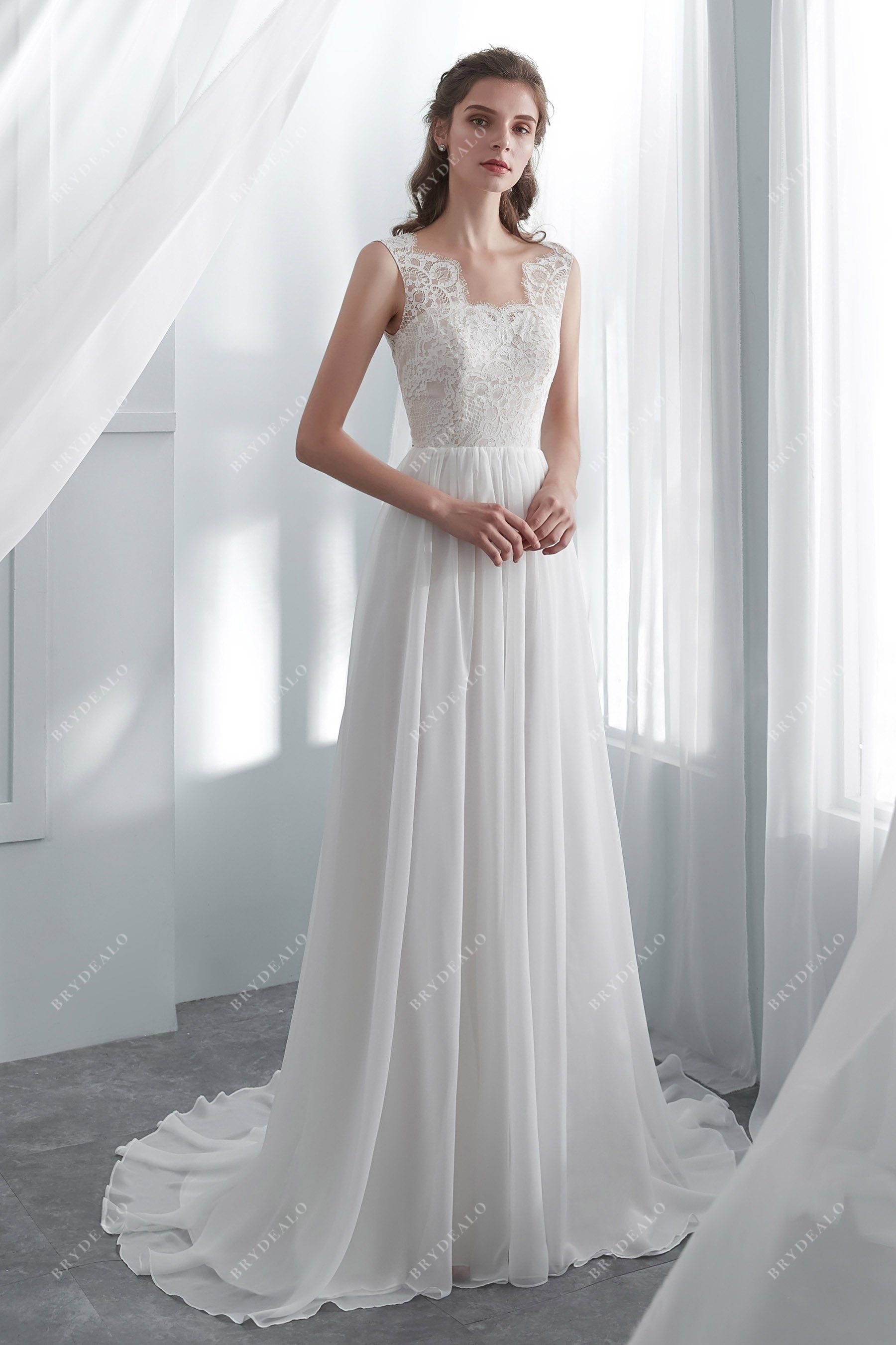 Sample Sale | Simple Lace Chiffon Boho A-line Wedding Dress