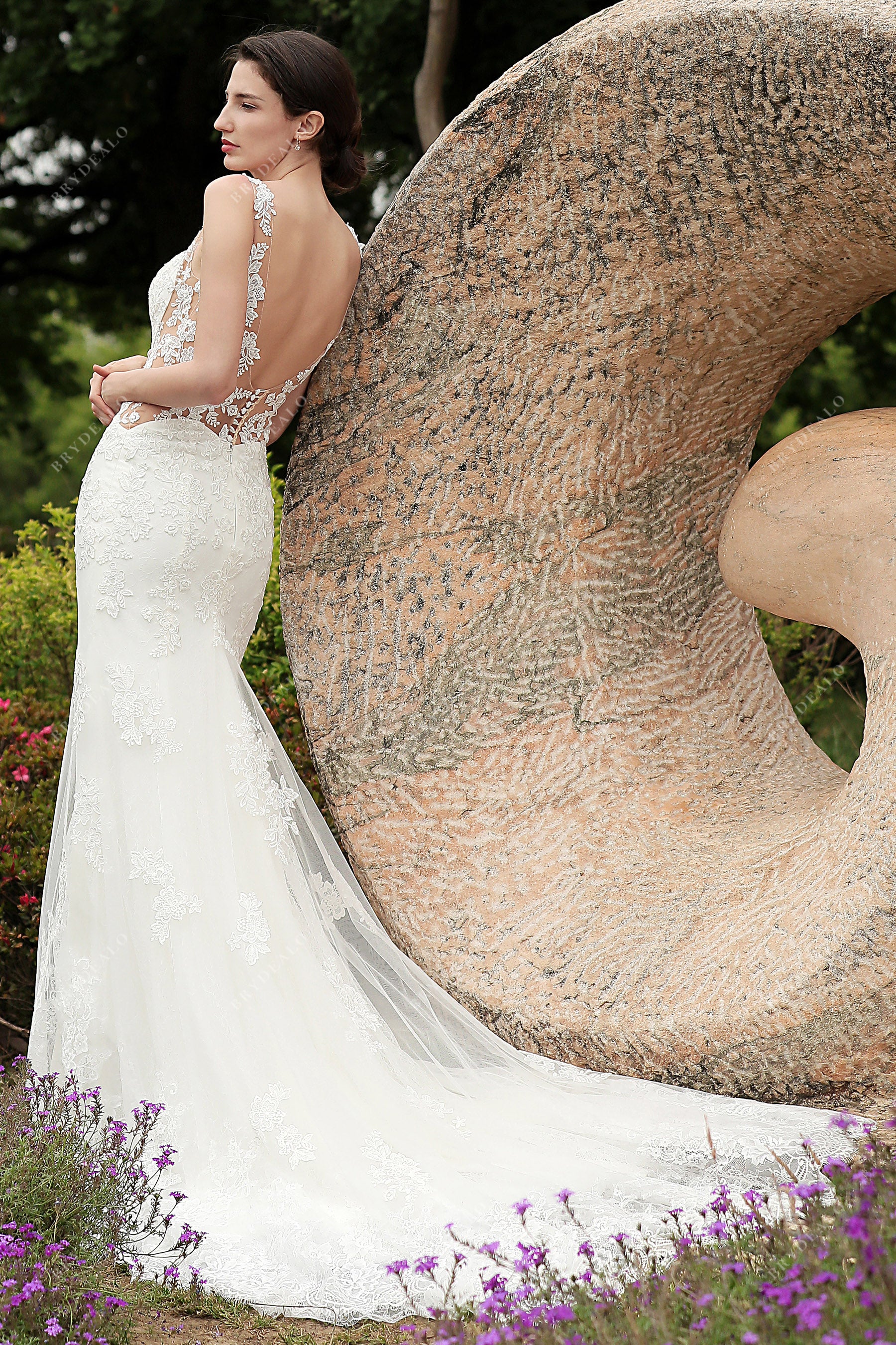 chapel train mermaid wedding gown