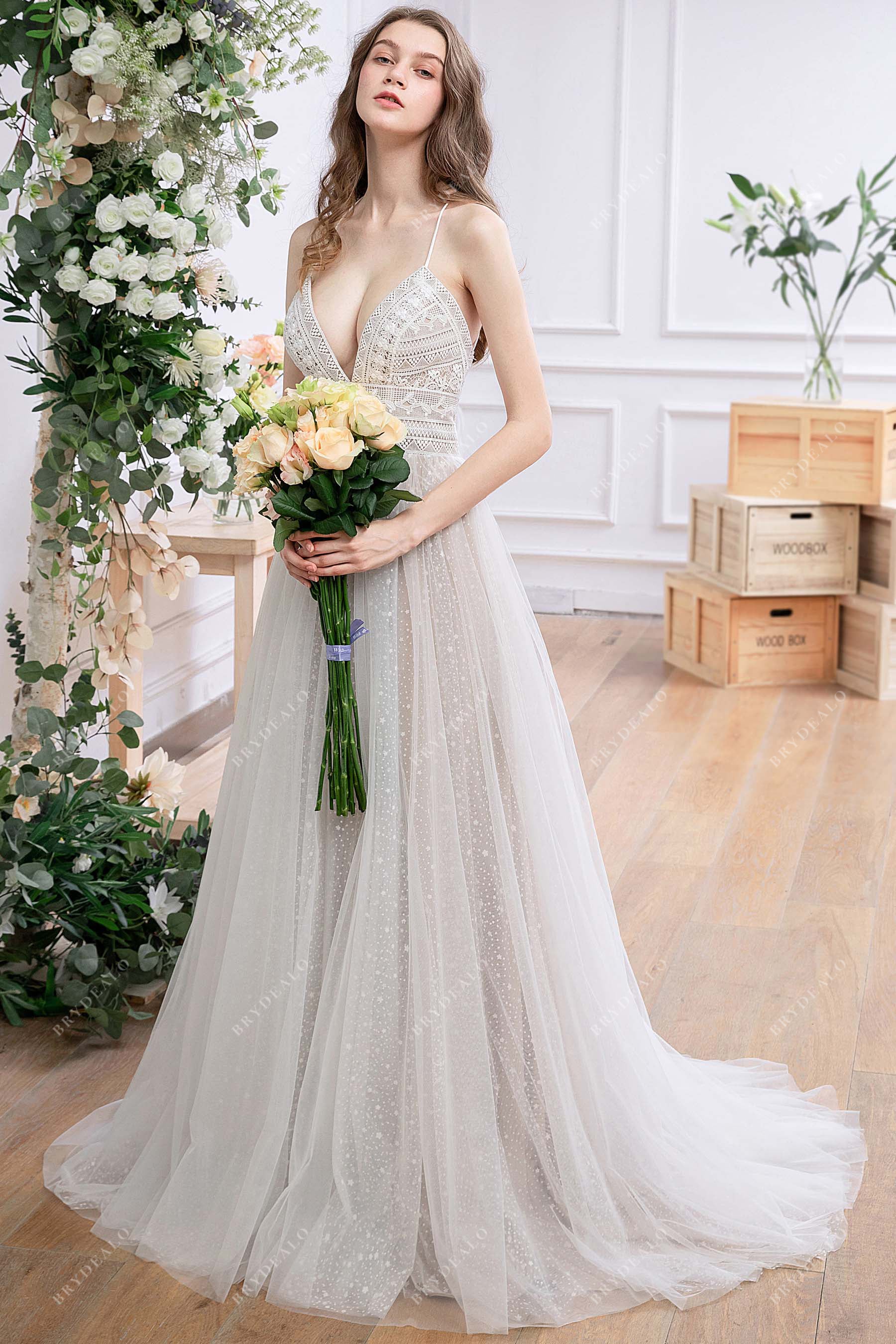 V-neck bohemian lace tulle wedding dress