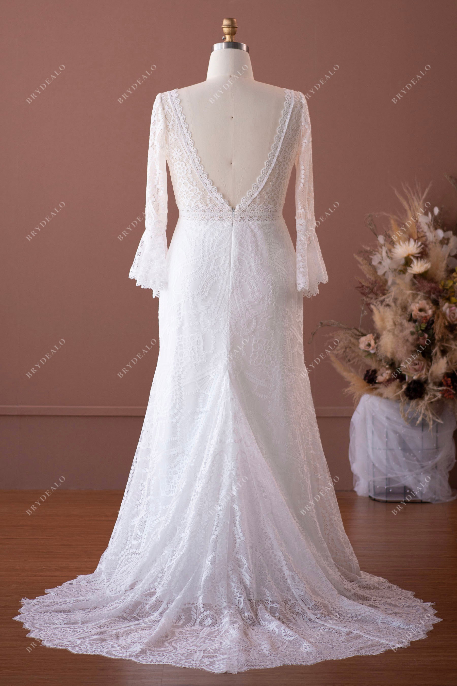 V-neck long wedding dress