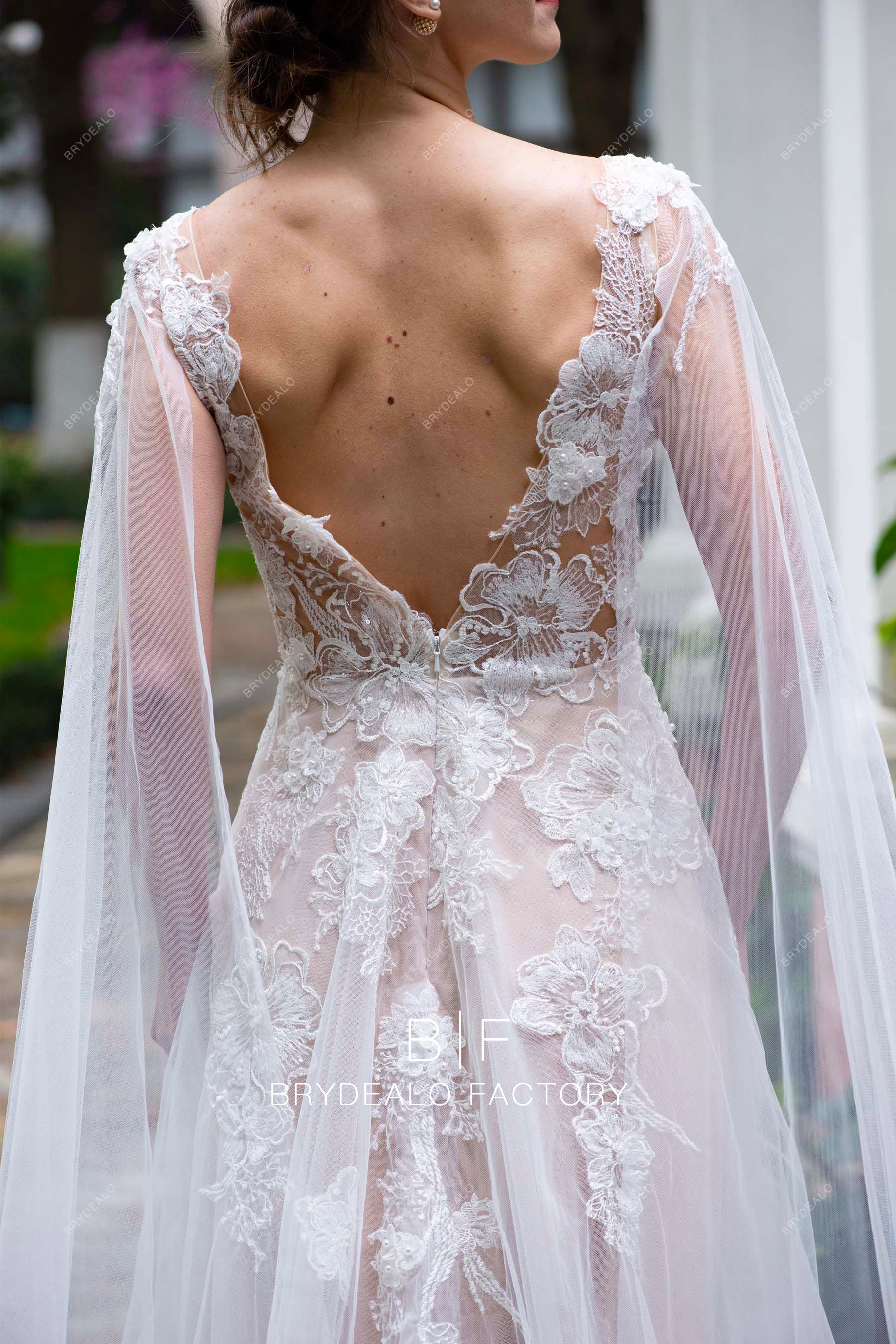 alluring V-back lace shoulder veil wedding dress
