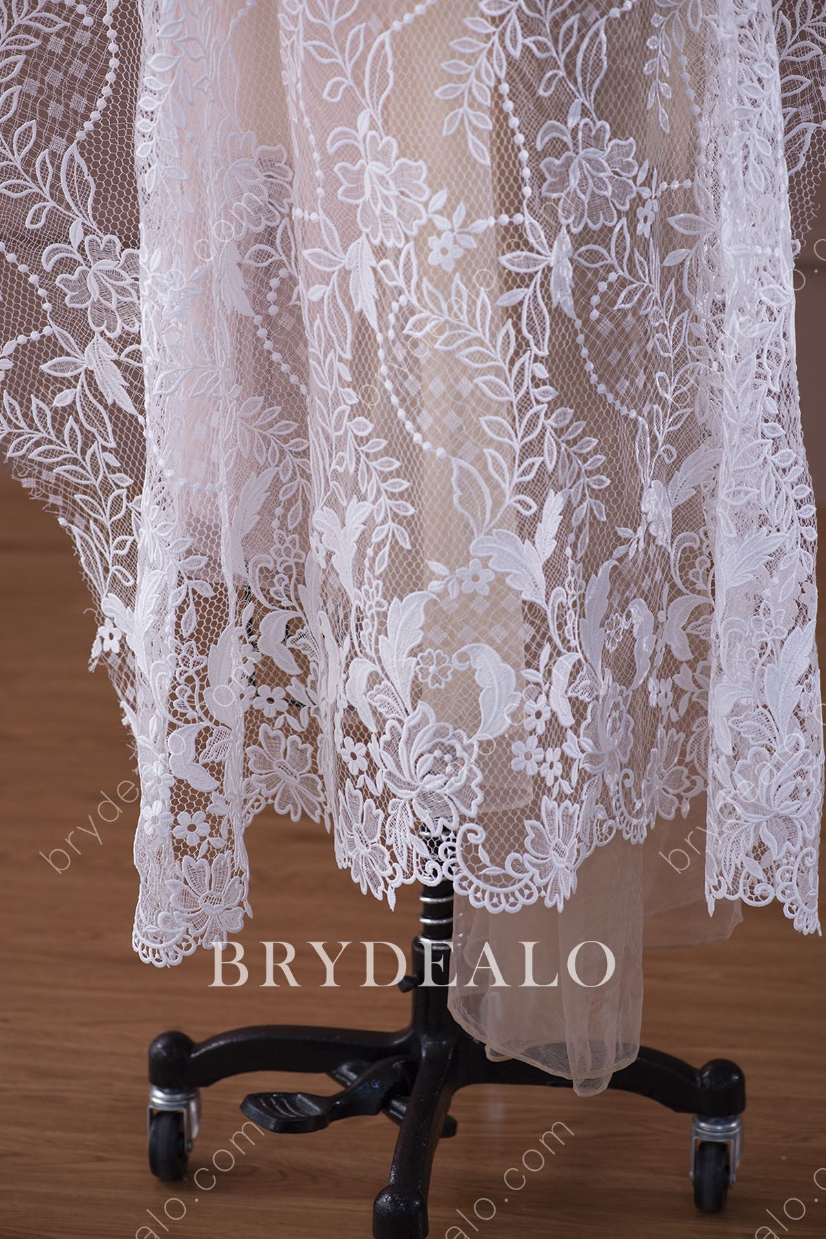 Designer Wholesale Glamorous Flower Cording Lace Fabric