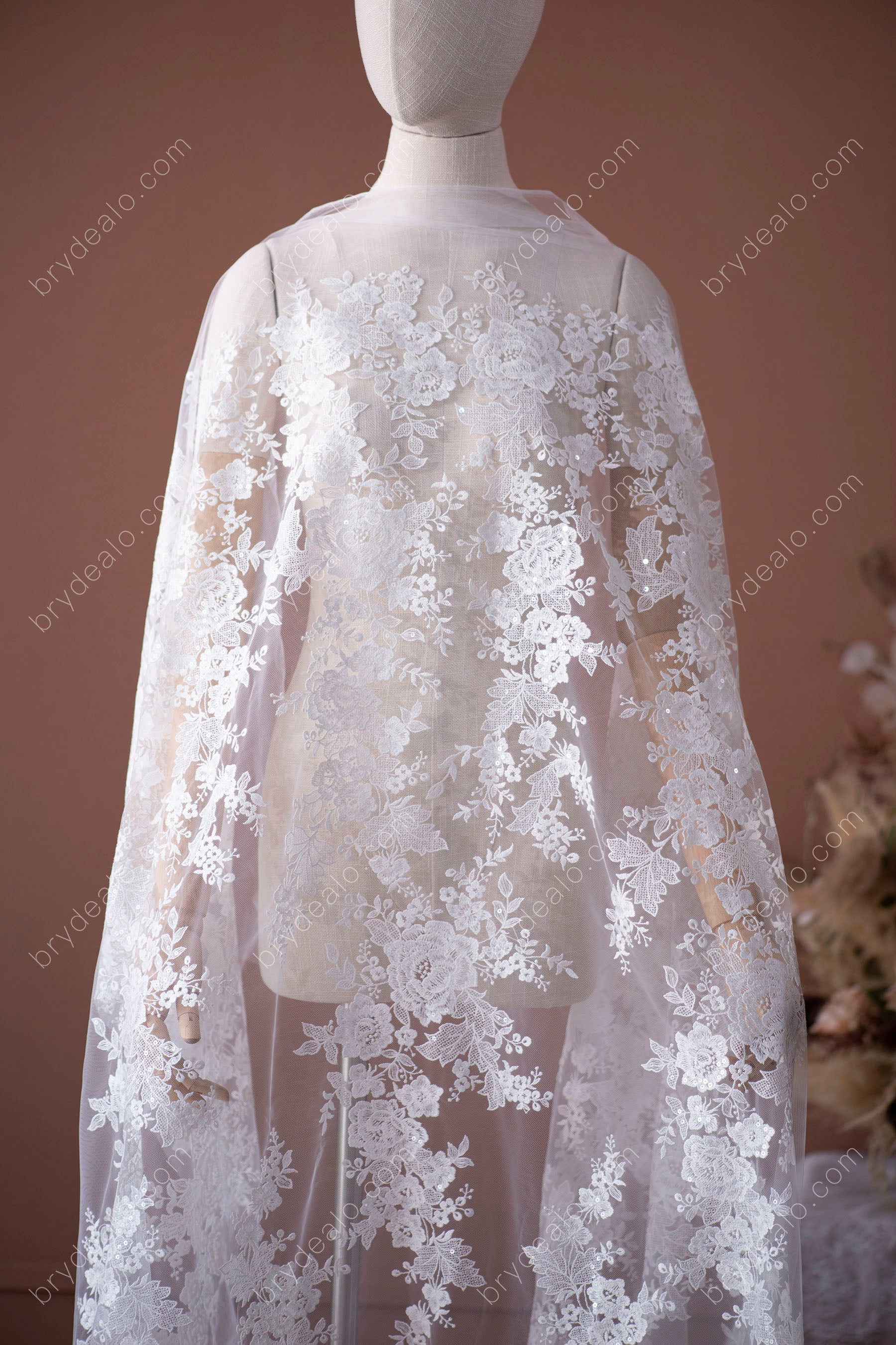 Beautiful Sequin Flower Bridal Lace Fabric for Wholesale