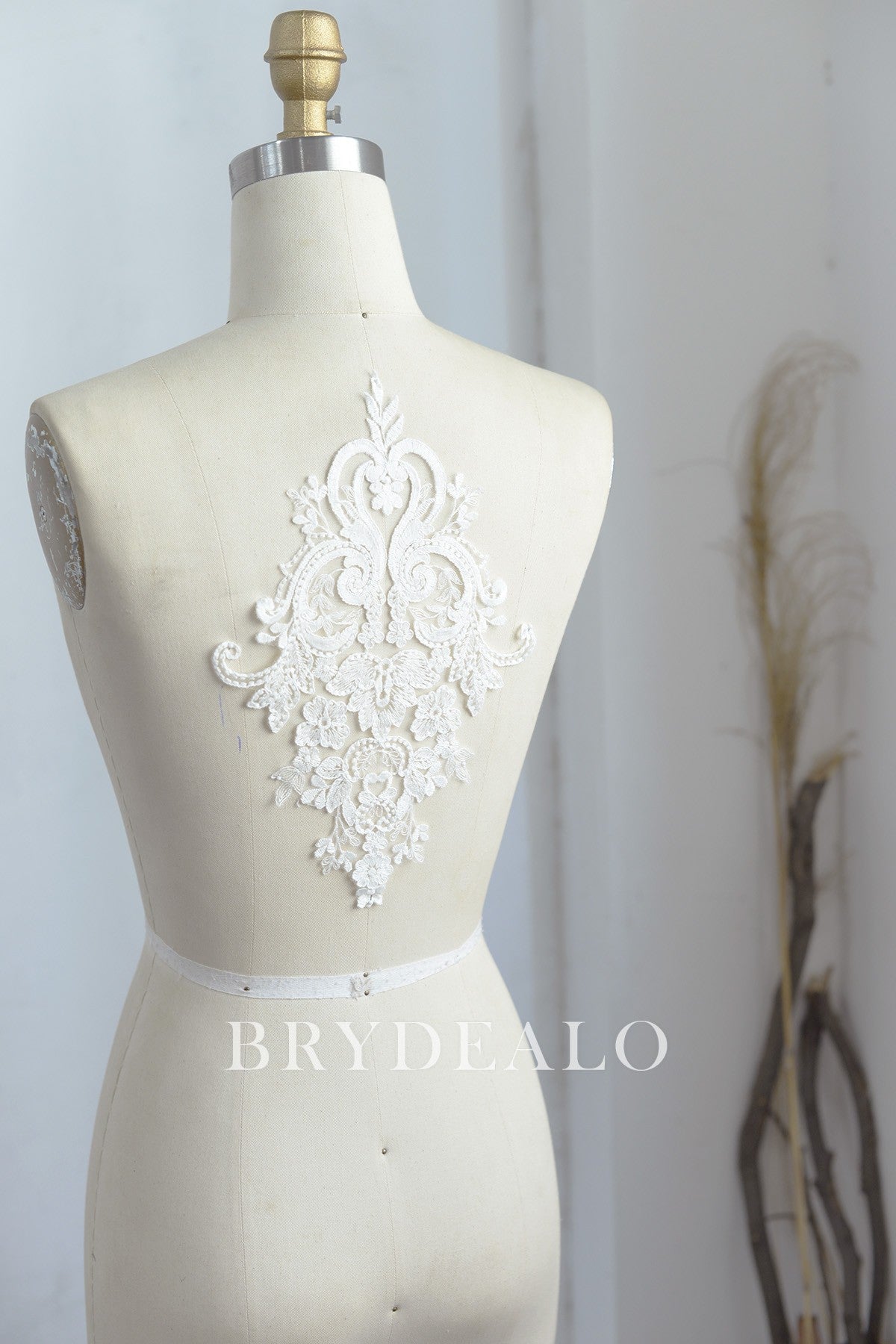  Symmetrical Bridal Lace Applique