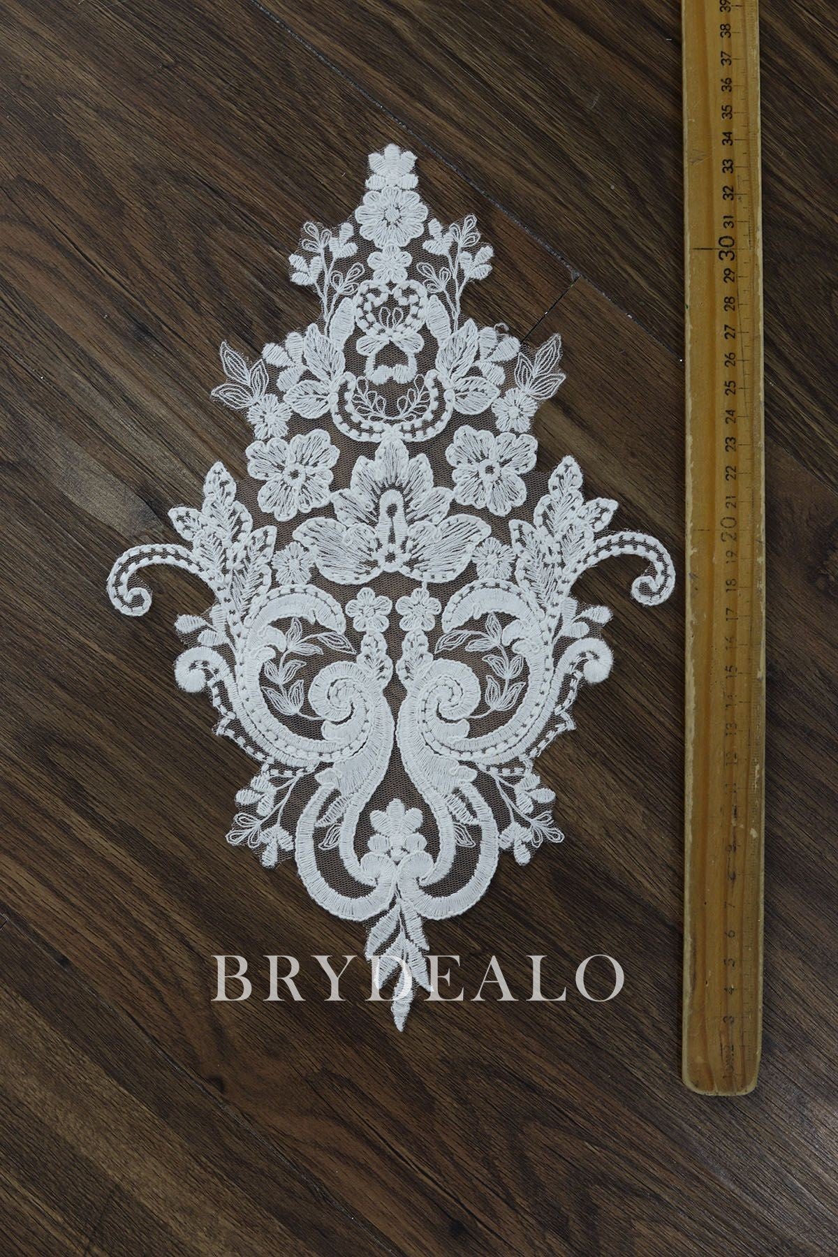 Beautiful Symmetrical Bridal Lace Applique for Wholesale