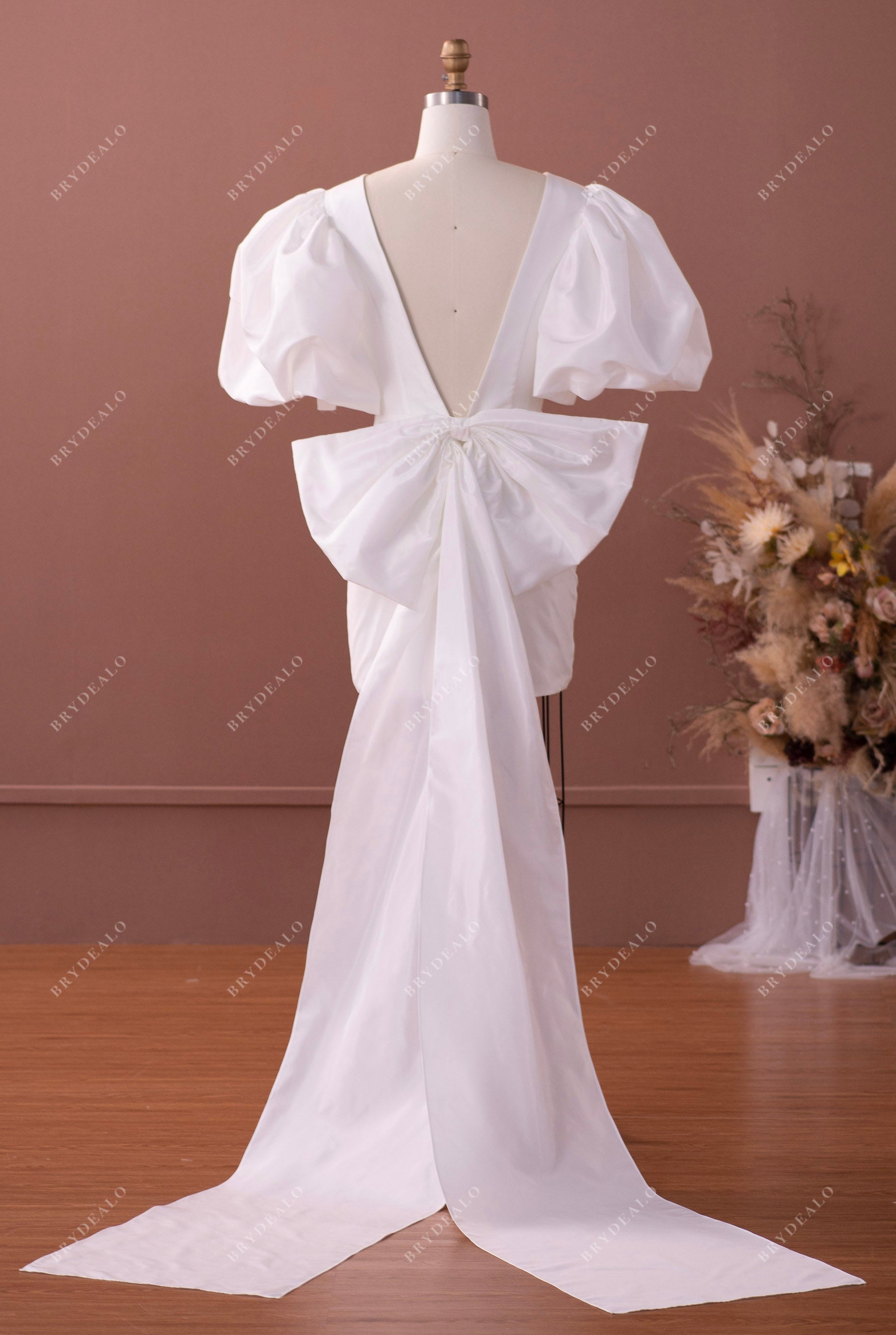 bubble sleeve V-back bridal short dress with big bowknot