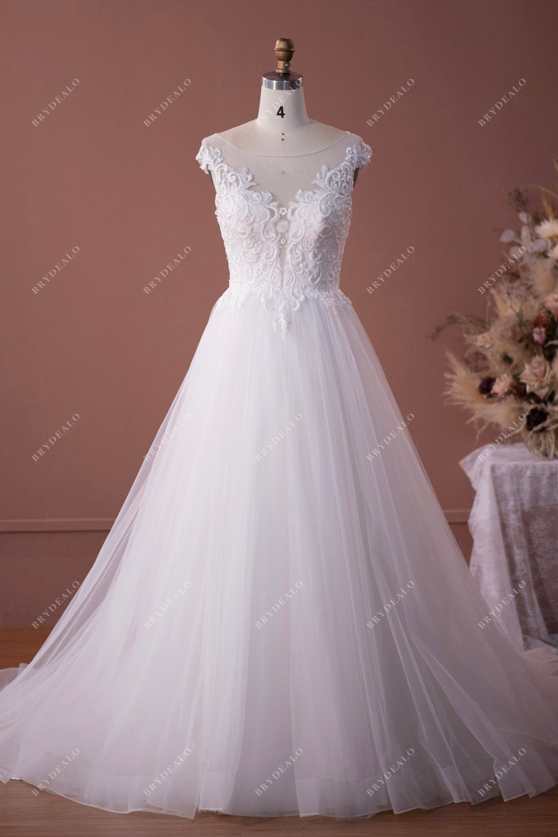 Illusion Neck Cap Sleeve Lace Tulle A-line Wedding Dress Sample Sale