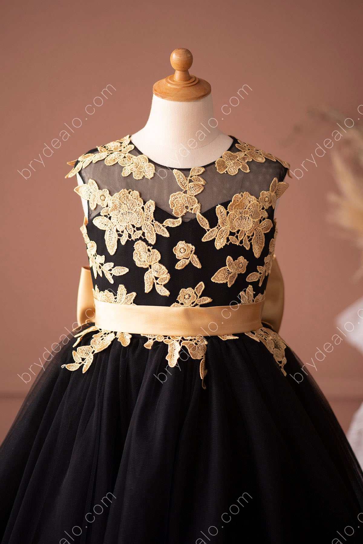 Black and gold outlet flower girl dresses