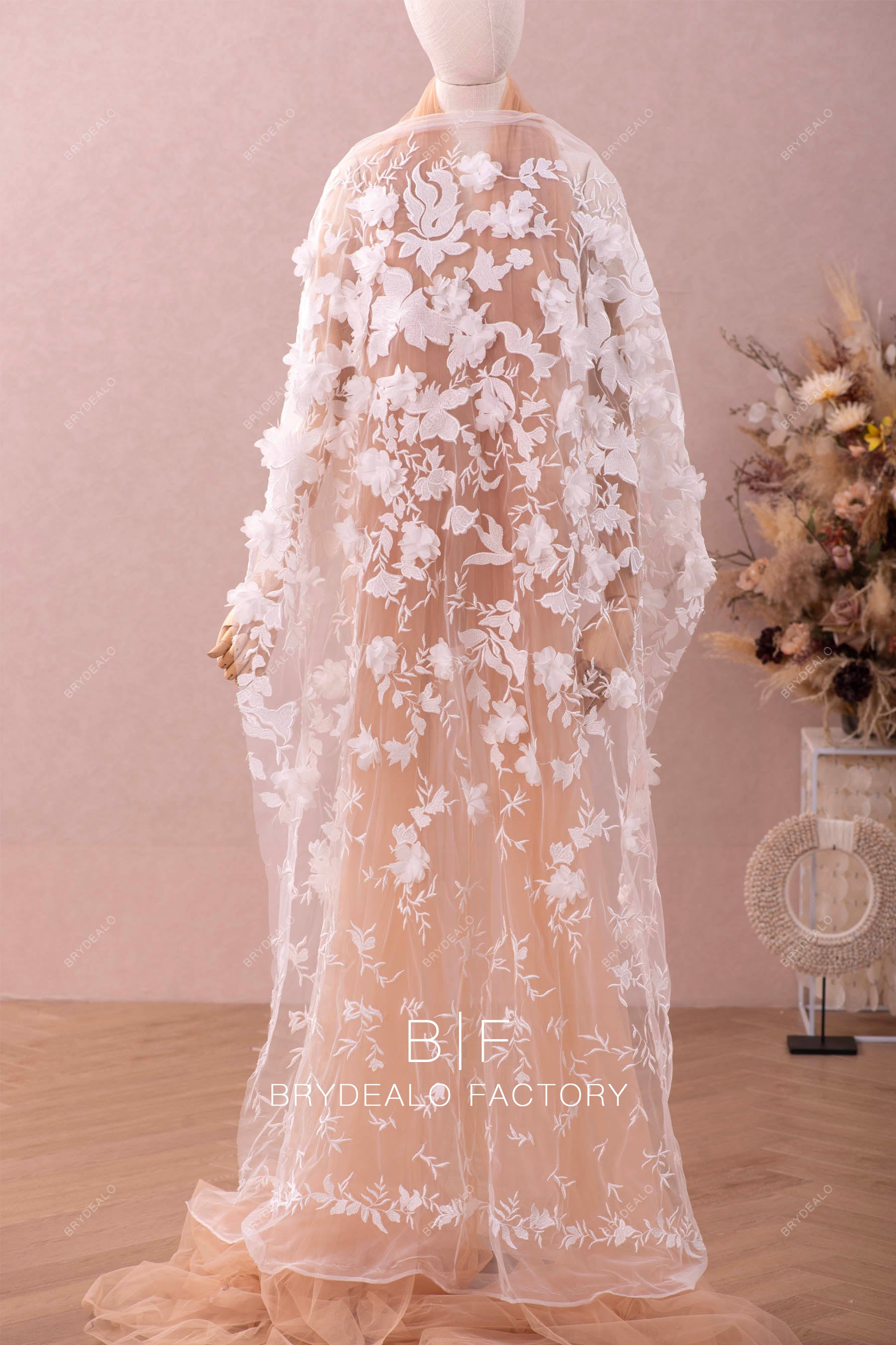 custom wedding dress embroidery lace
