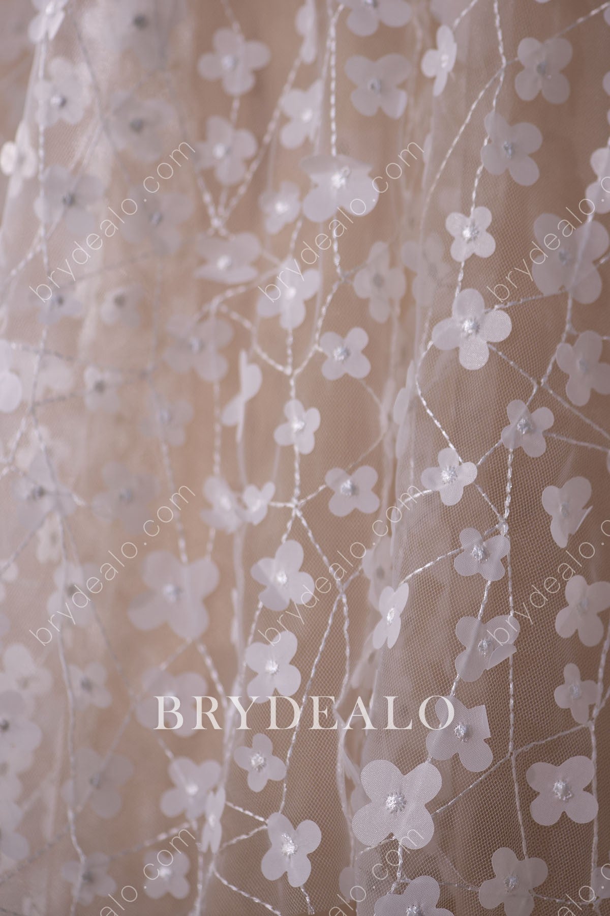 Dainty Flower Bridal Lace Fabric for Wholesale