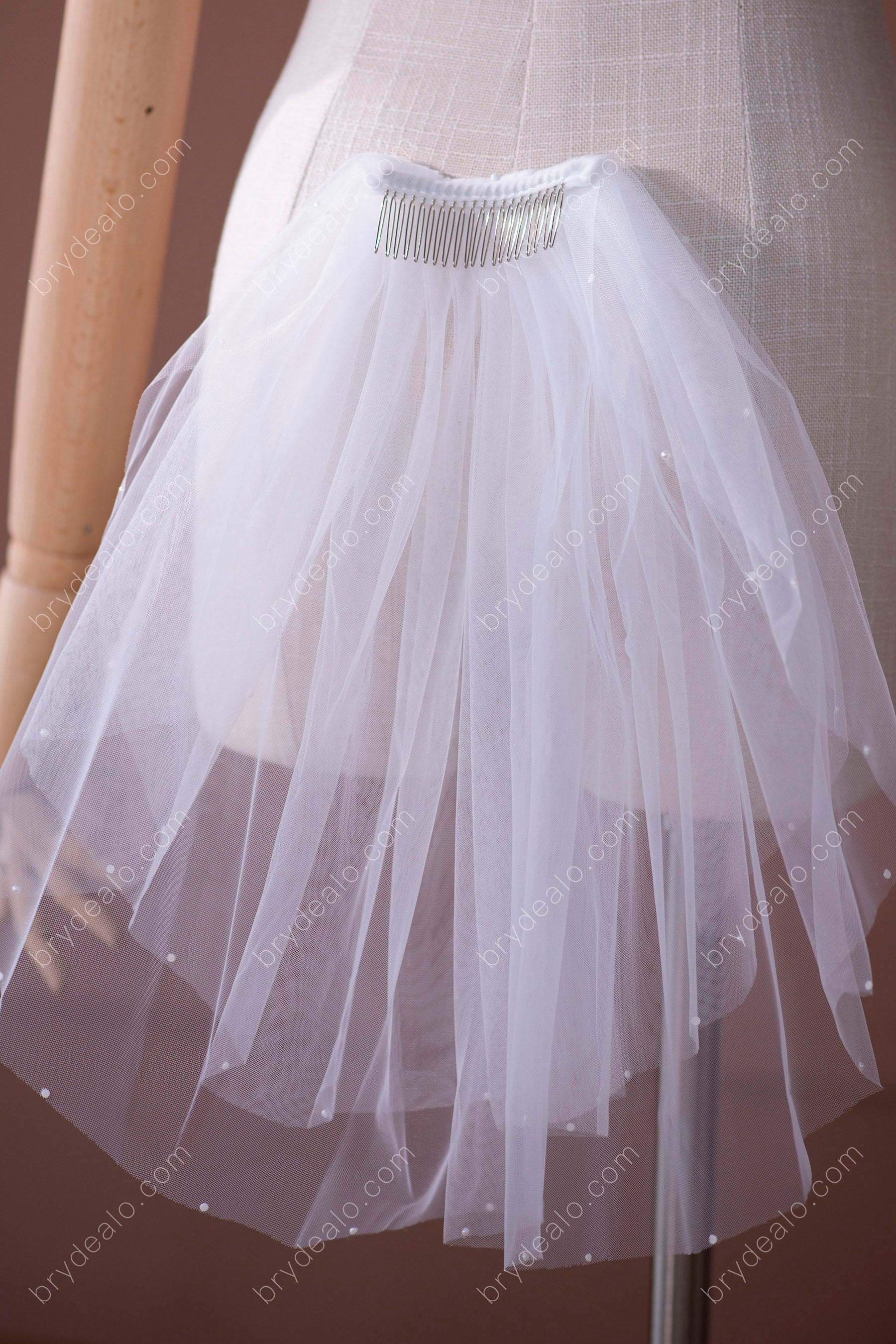 two-tier tulle pearls veil