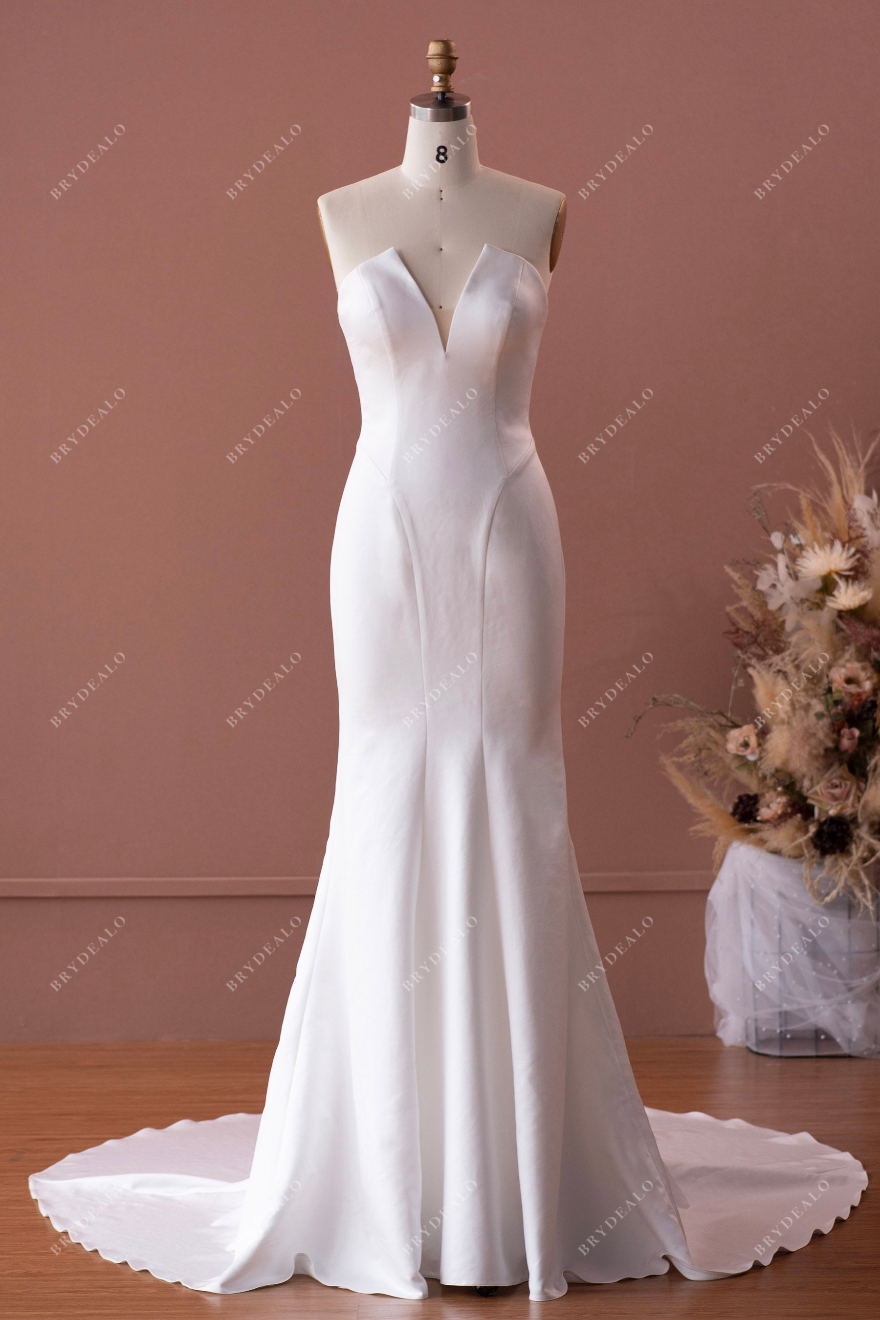 elegant strapless satin mermaid wedding dress
