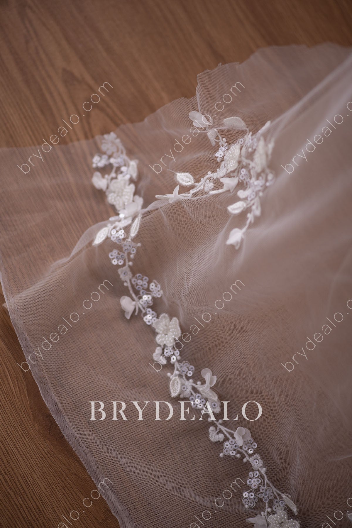Exquisite Sequin Pearls Bridal Lace Fabric for Wholesale