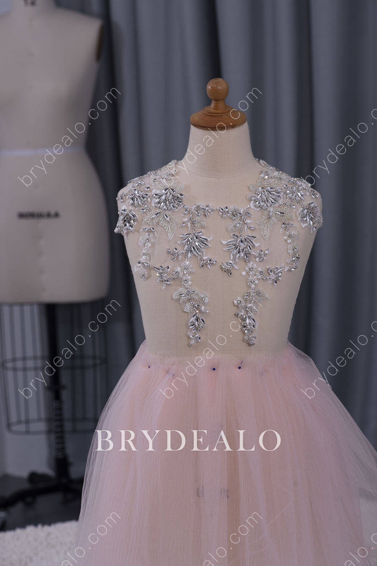 Eye-catching Crystals Beaded Lace