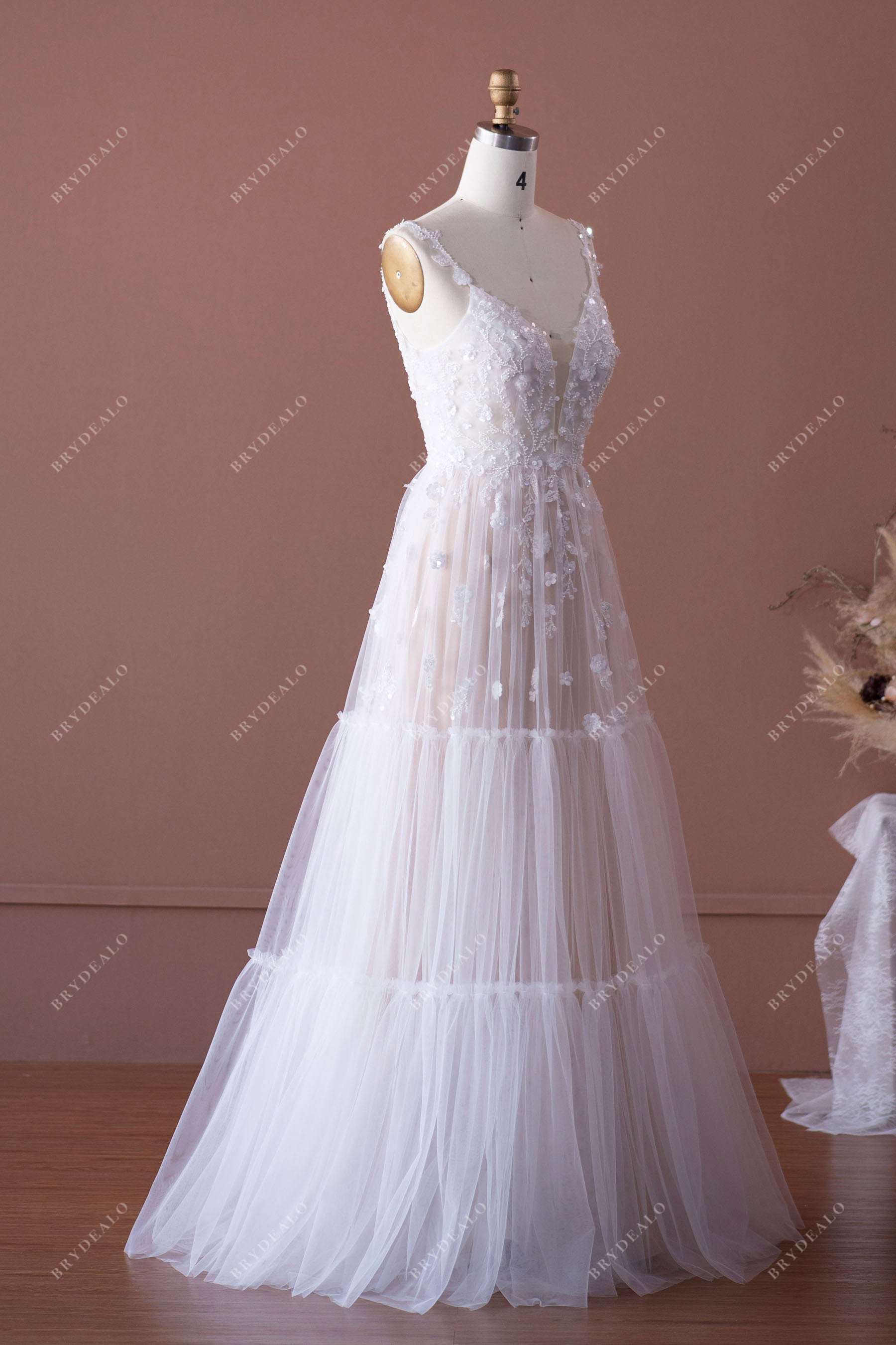 Flower Lace Tiered A-line Wedding Dress
