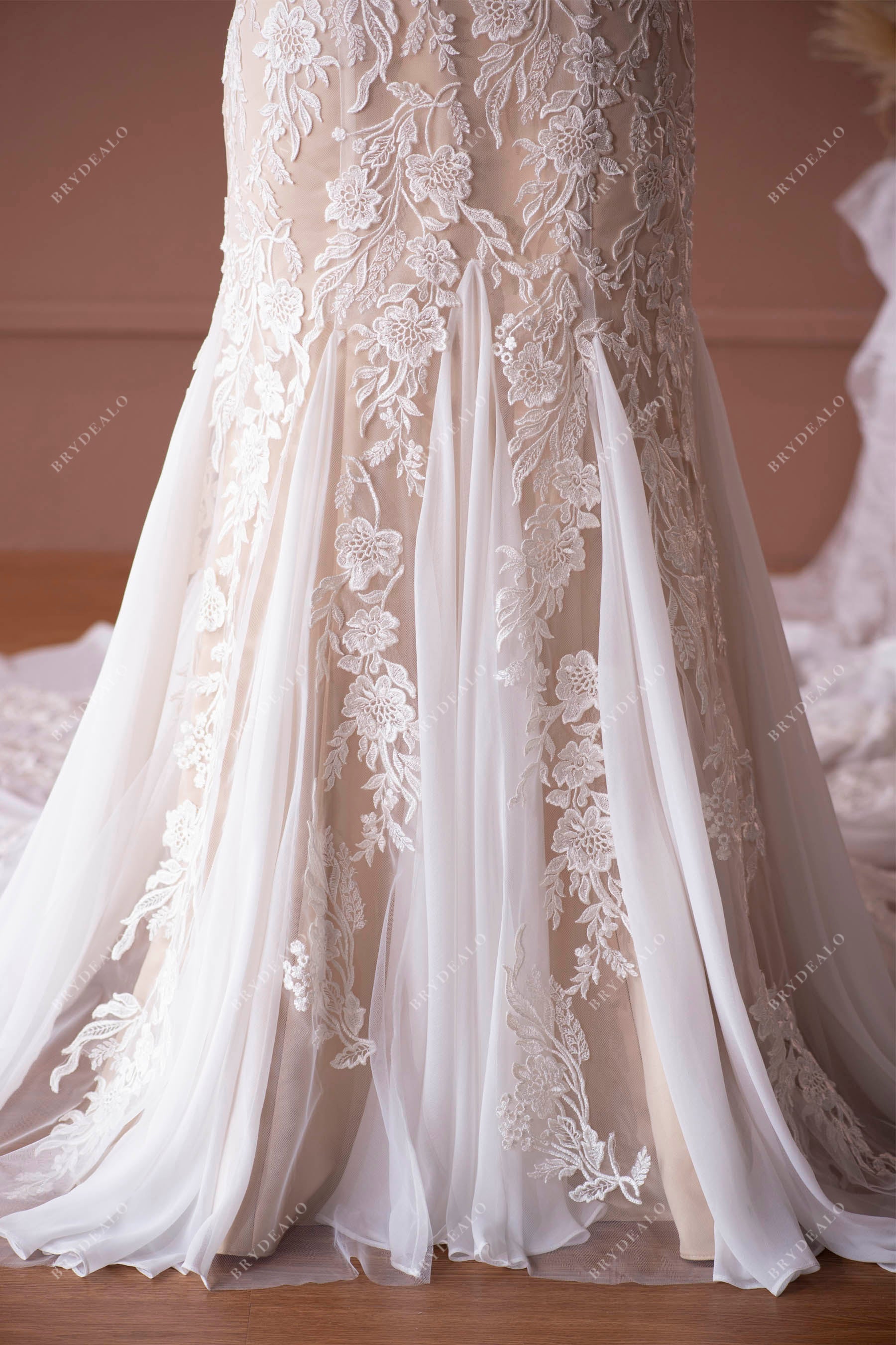 sample sale flower lace chiffon godet mermaid bridal gown