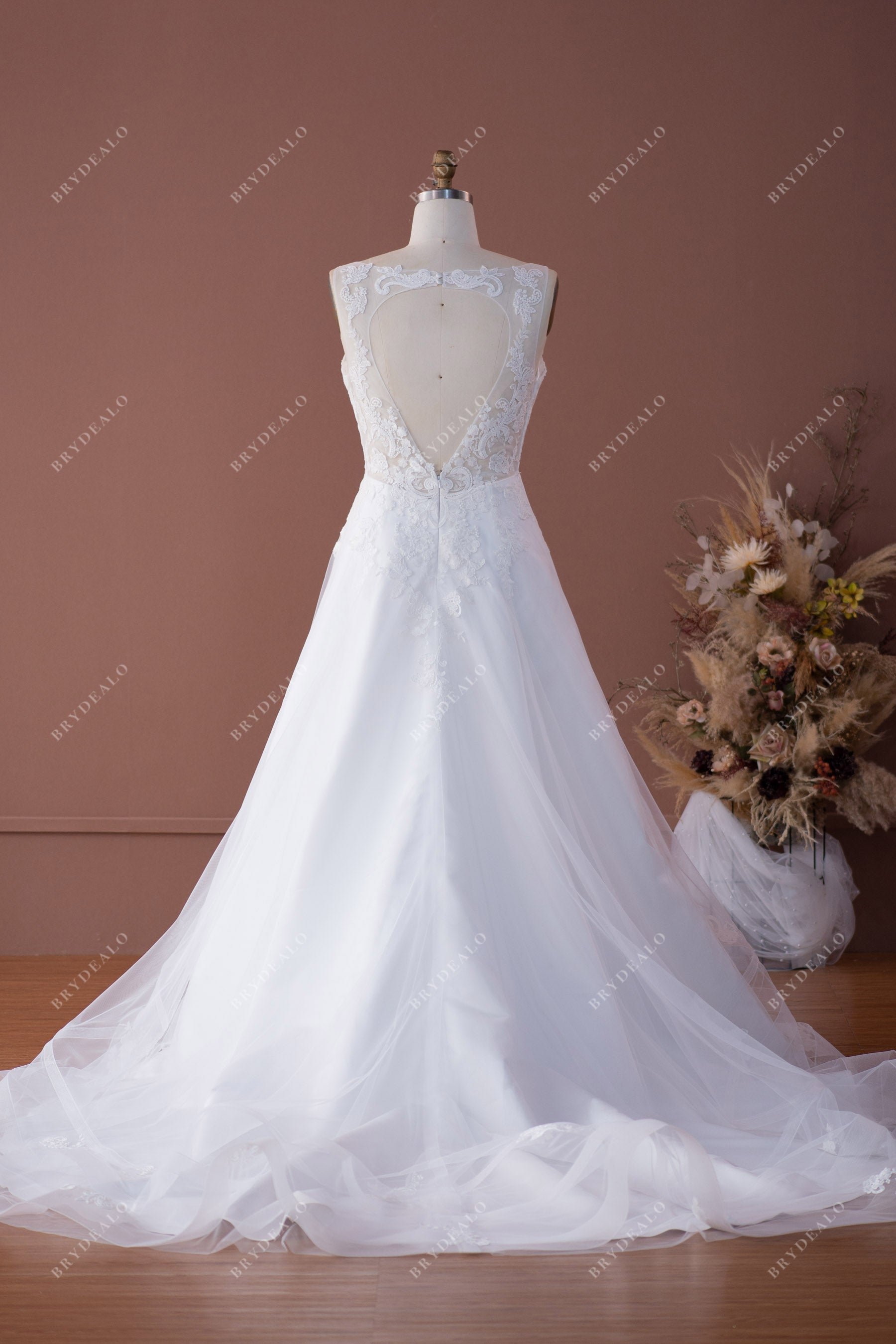 keyhole back lace bridal gown