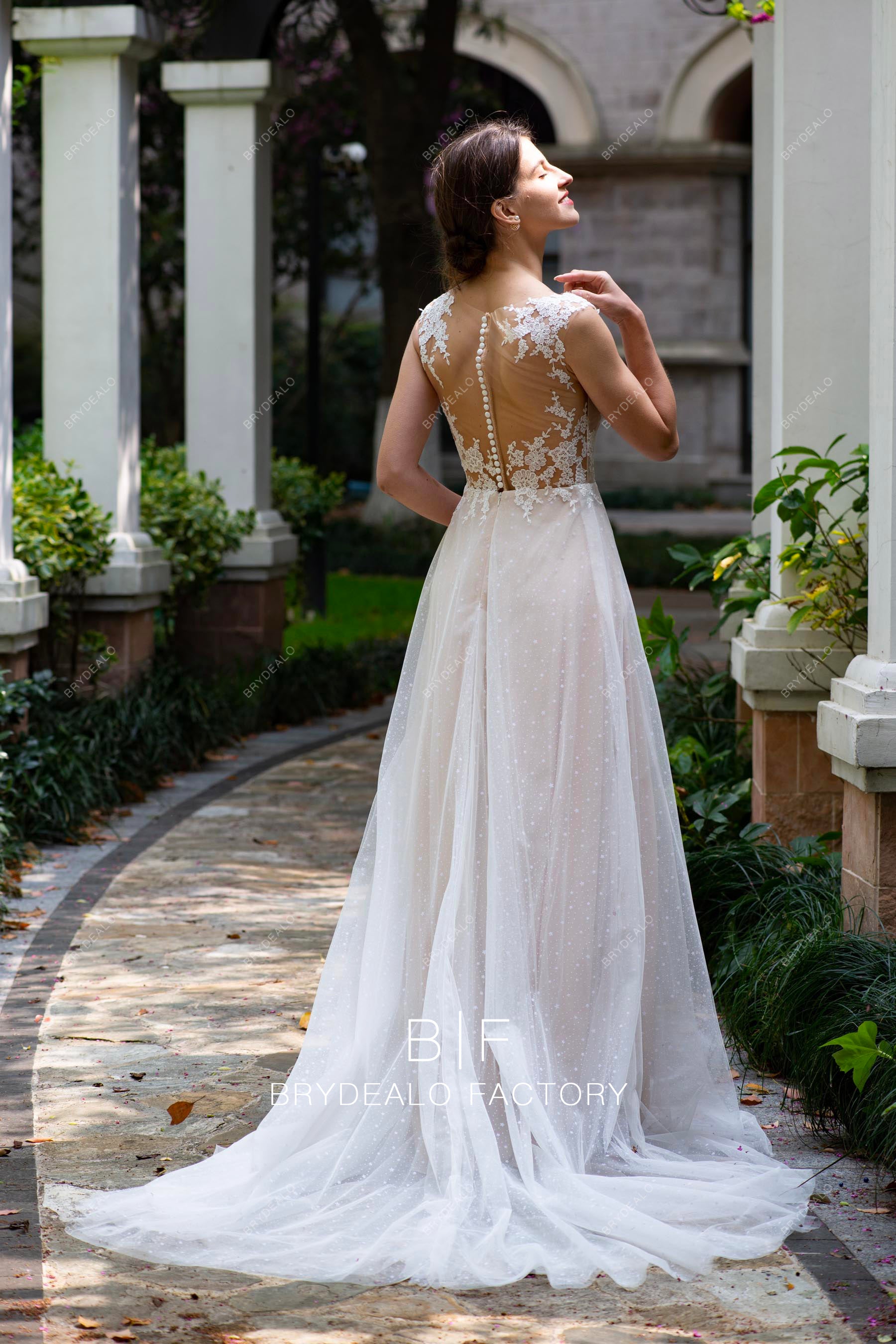 flowing long lace tulle wedding dress