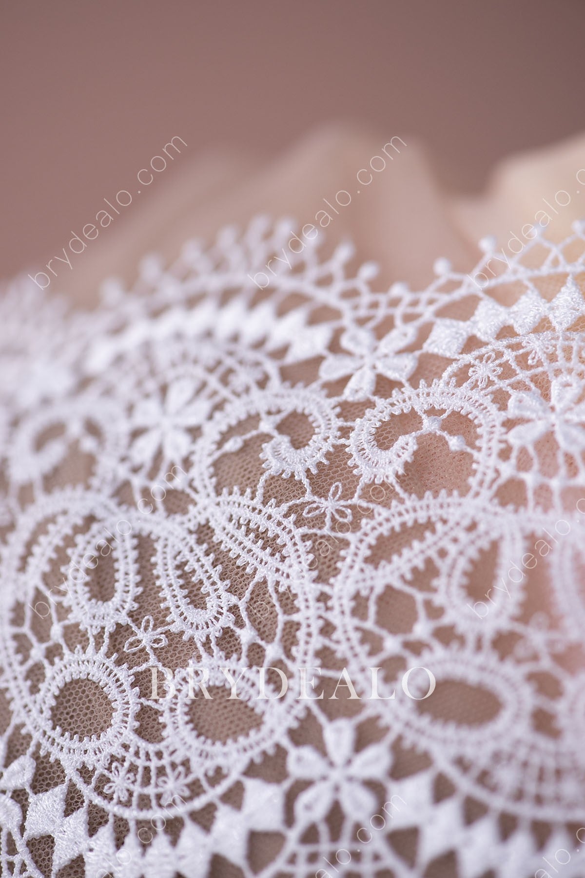 Best Geometric Pattern Scalloped Bridal Lace Fabric