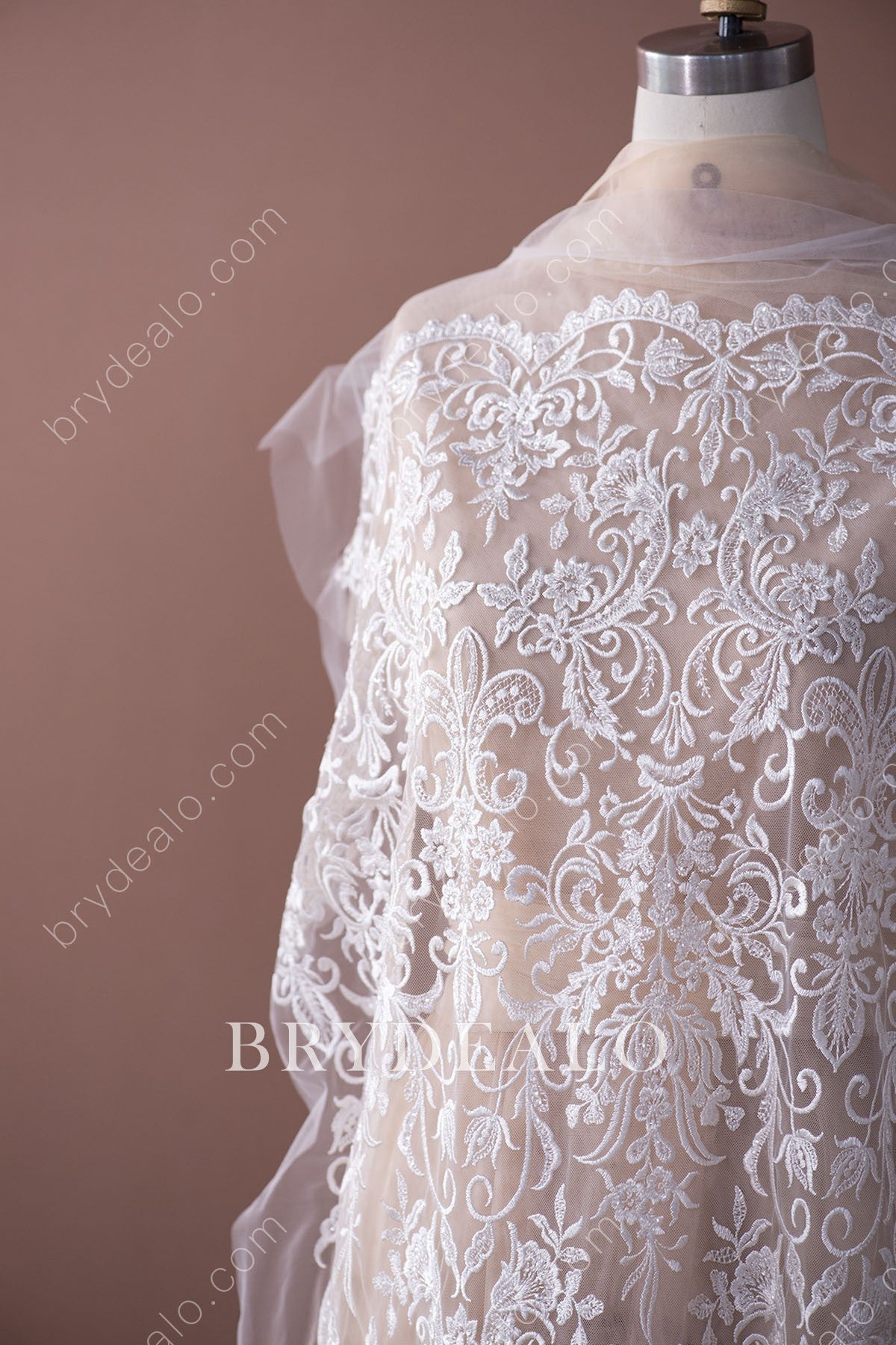 Scalloped Lace Fabric For Wholesale