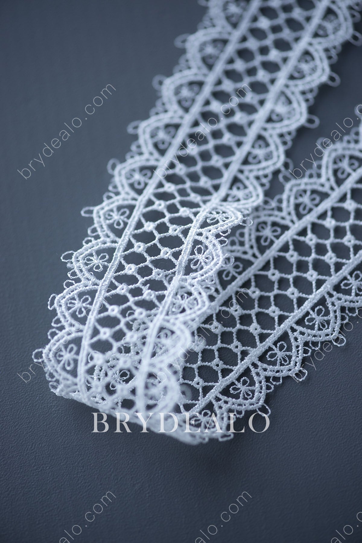 Gracious Scalloped Rhombic Crochet Lace Trim\