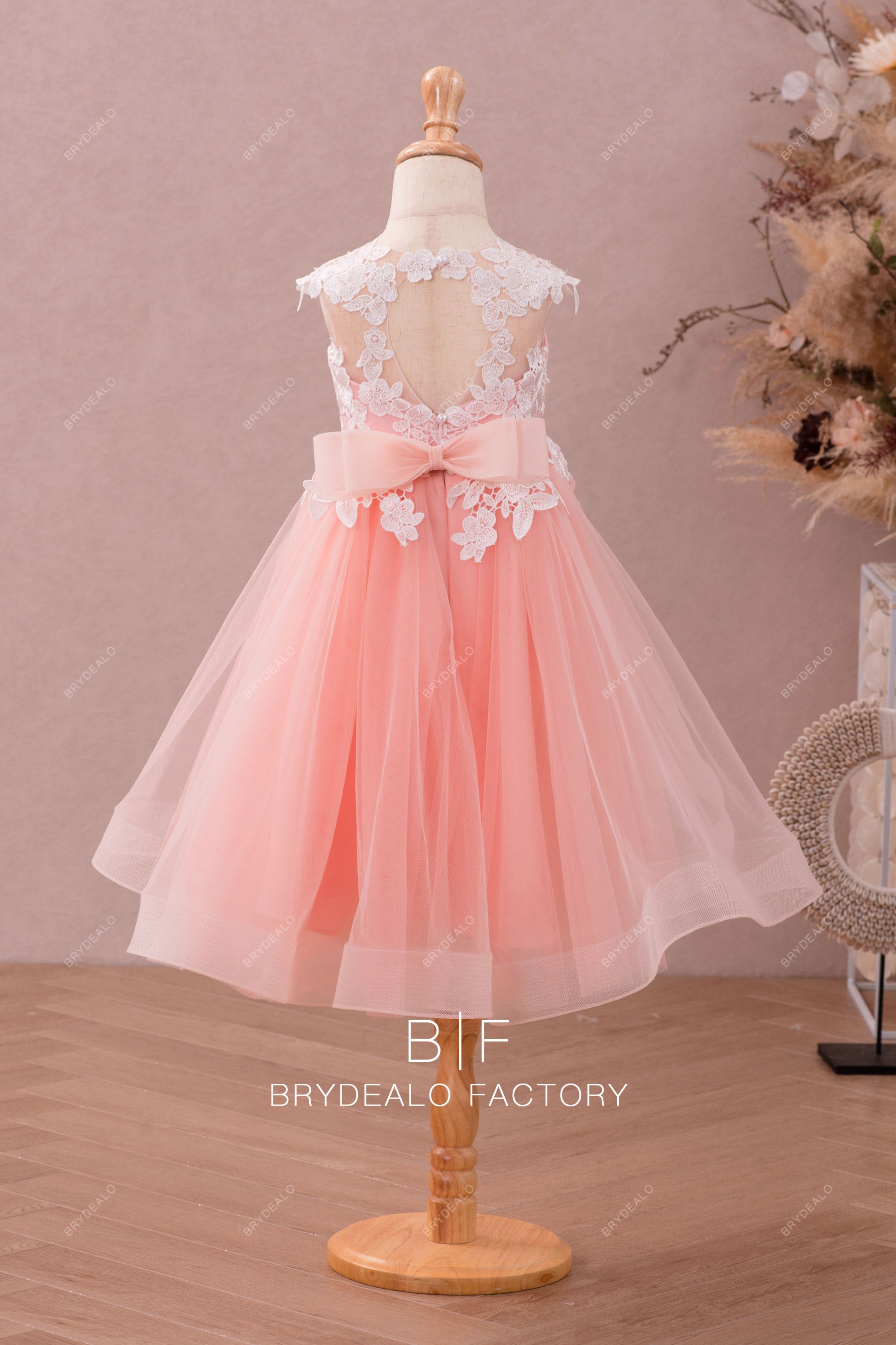 key hole back lace tulle flower girl dress