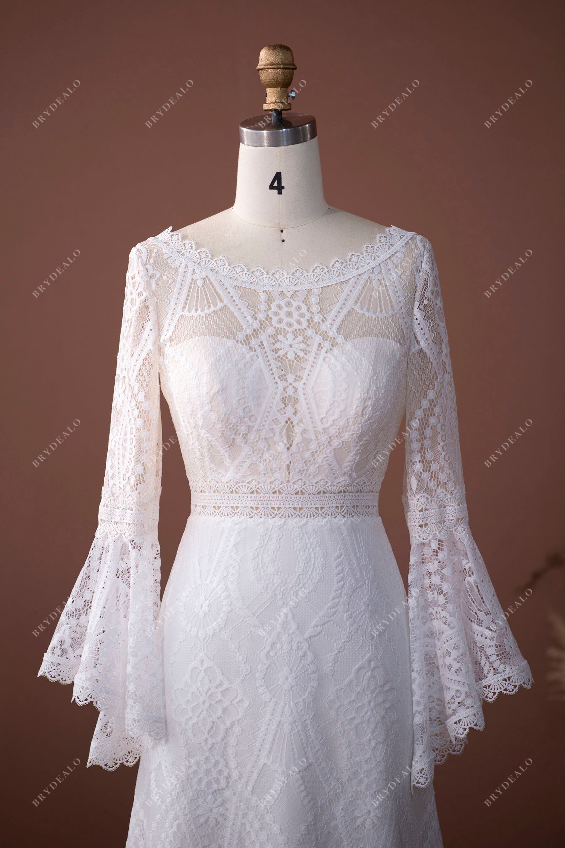 Sample Sale | Lace Bell Sleeves Illusion Scalloped Bridal Dress