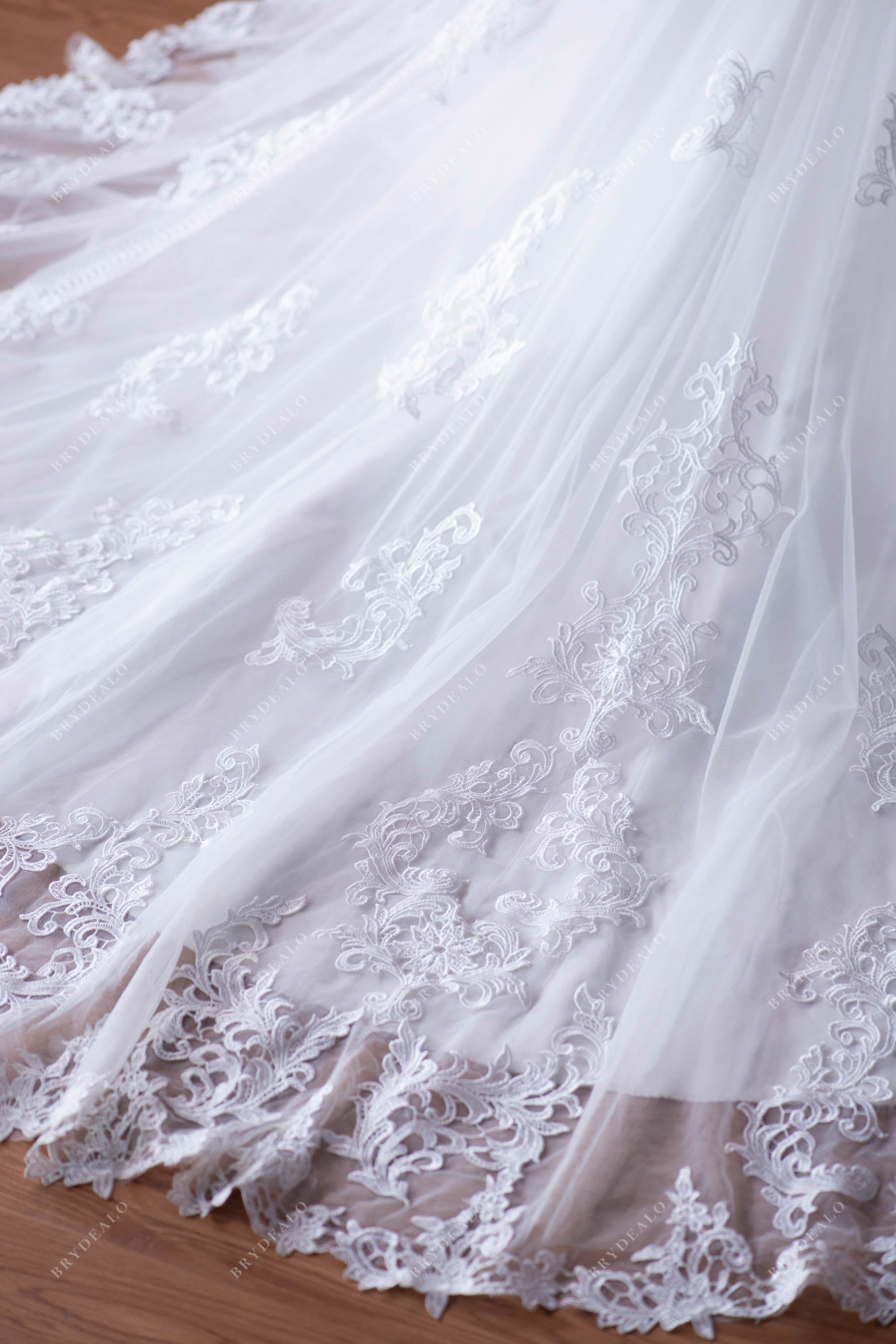 lace mermaid long train wedding dress sample sale 