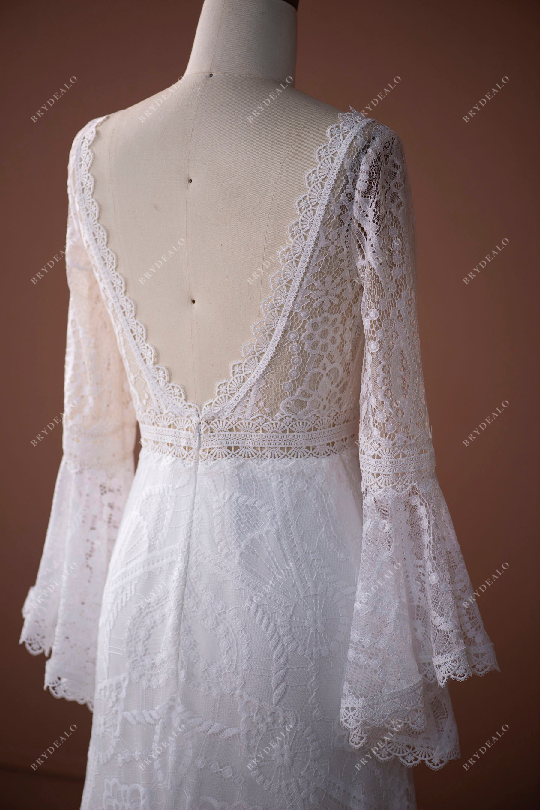 Sample Sale | Lace Bell Sleeves Illusion Scalloped Bridal Dress