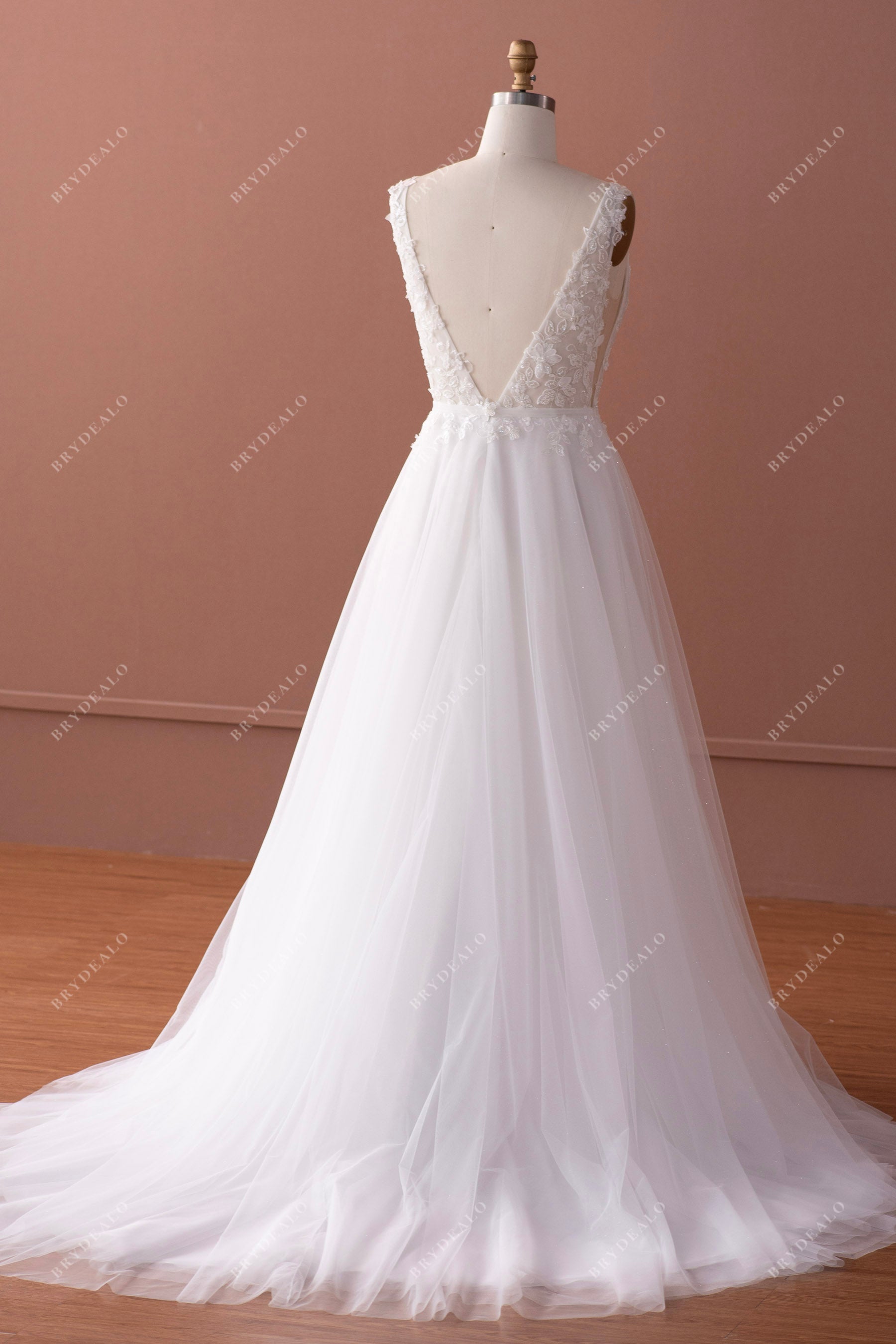 long shimmery flower lace v-back wedding dress